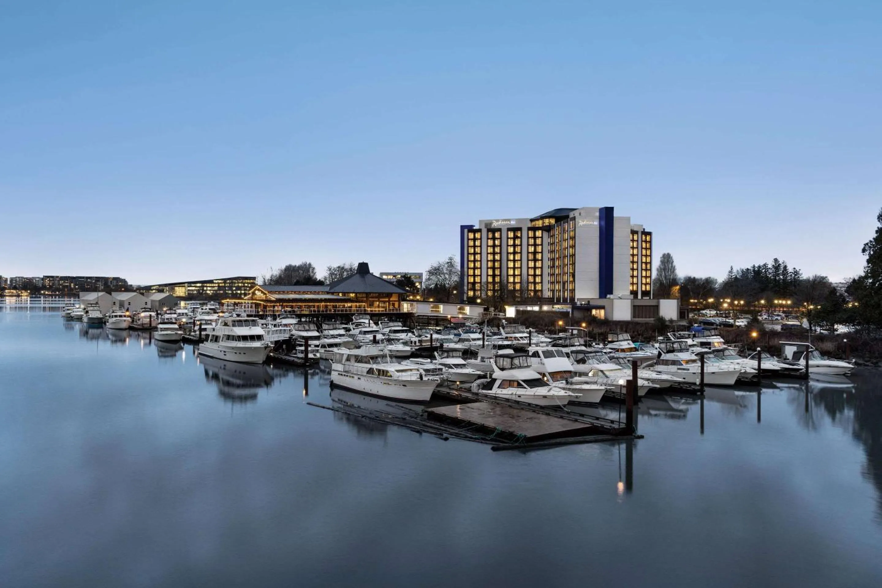 Property building in Radisson Blu Vancouver Airport Hotel & Marina