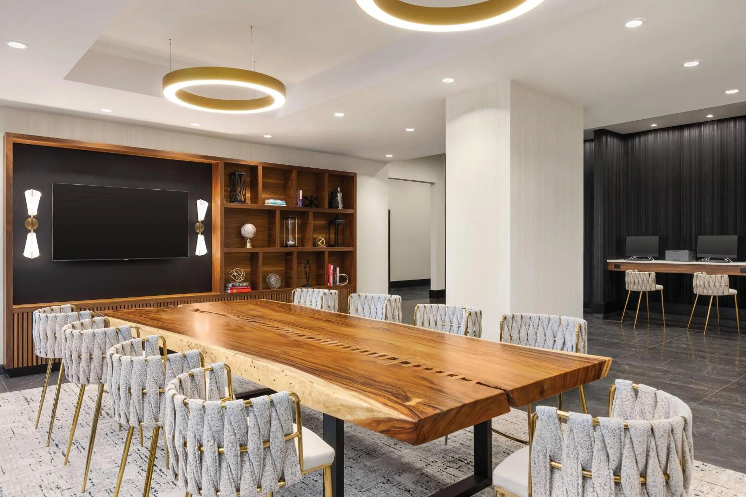 Lobby or reception in Radisson Blu Vancouver Airport Hotel & Marina