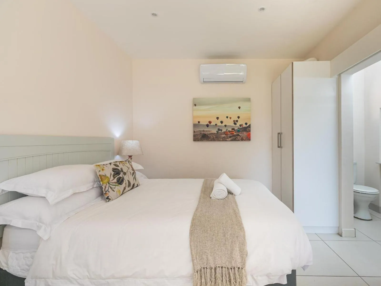 Toilet, Bed in Emmarentia Guest House