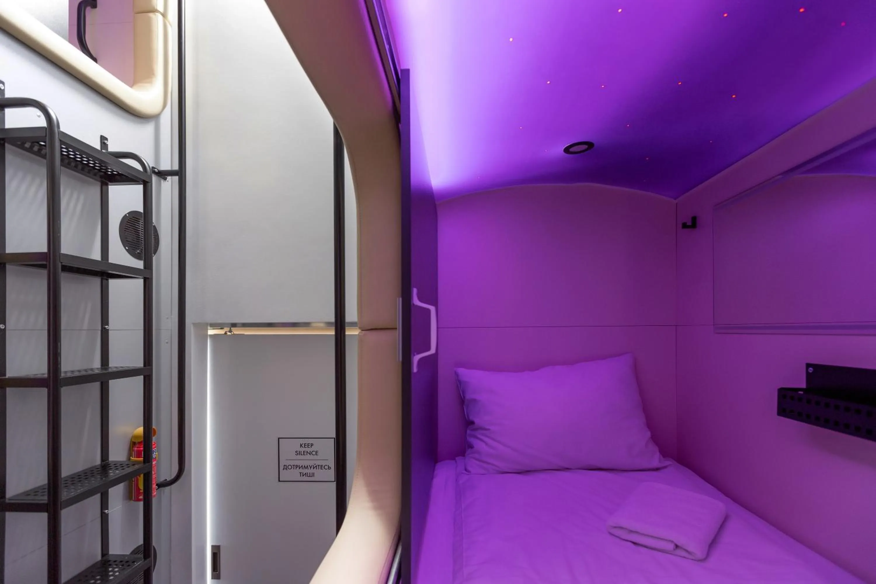 Bedroom, Bed in Capsule Hotel Constellation 89