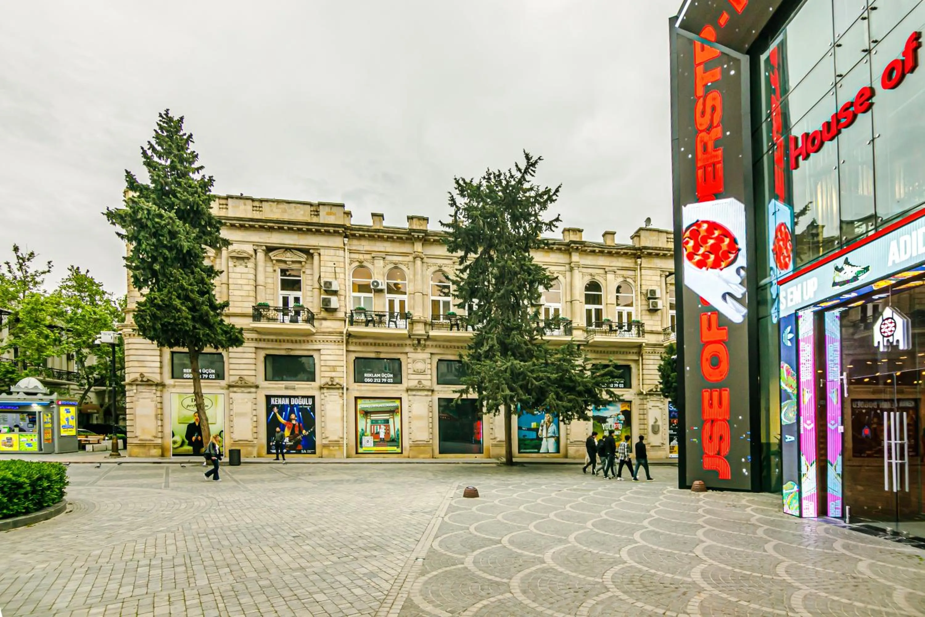 Property building in GREEN PARK iNN