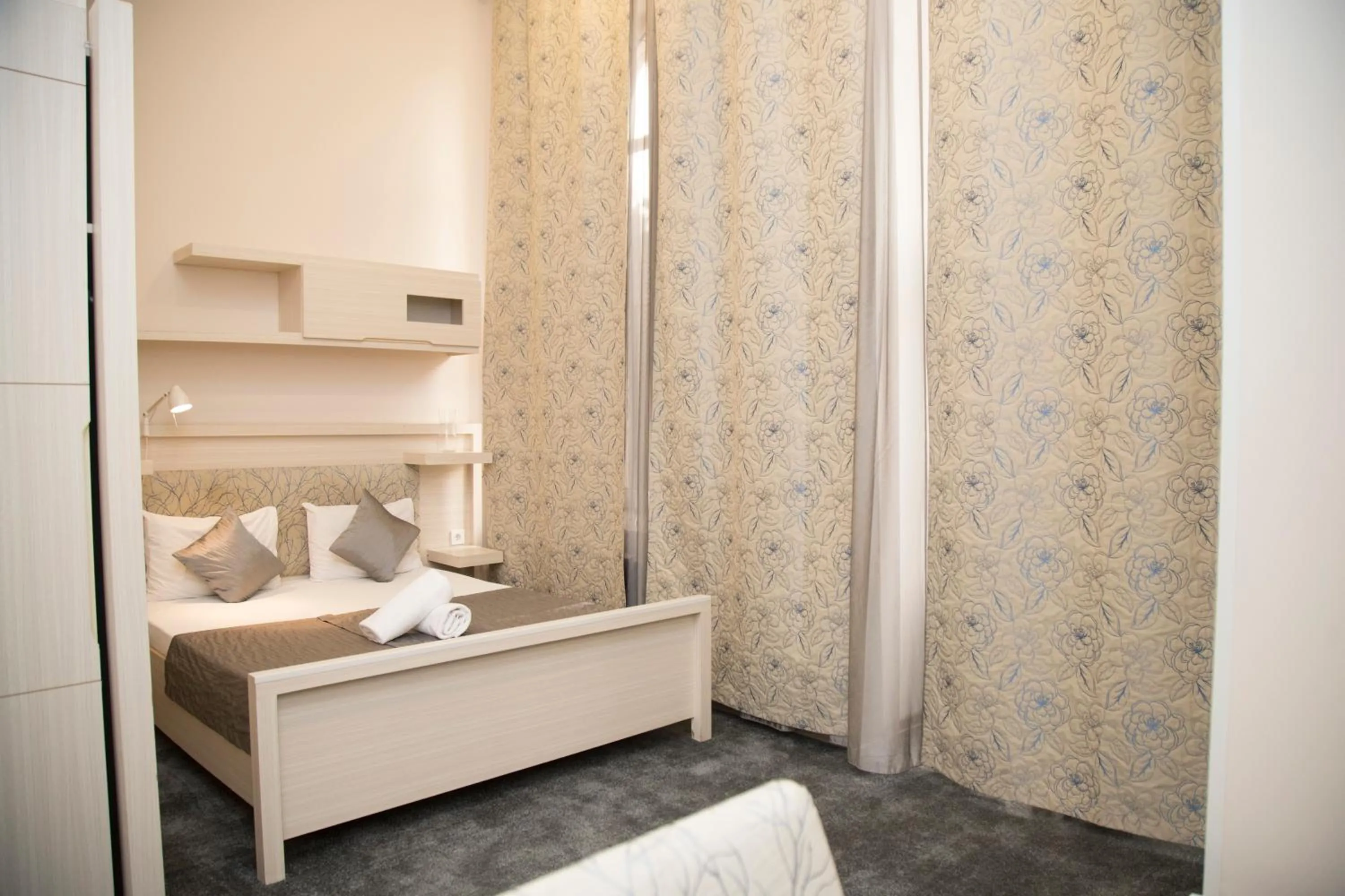 Bed in Bristol Hotel