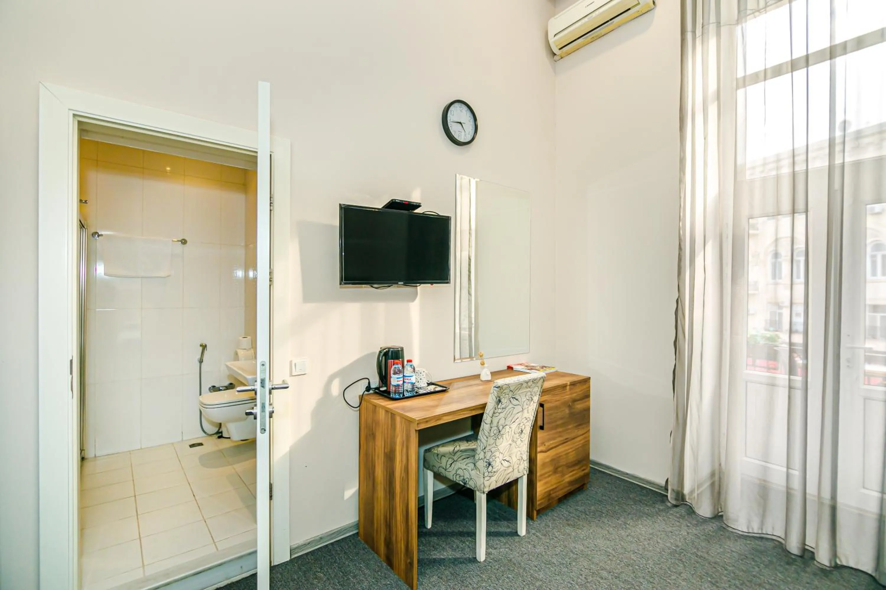 Seating area in GREEN PARK iNN