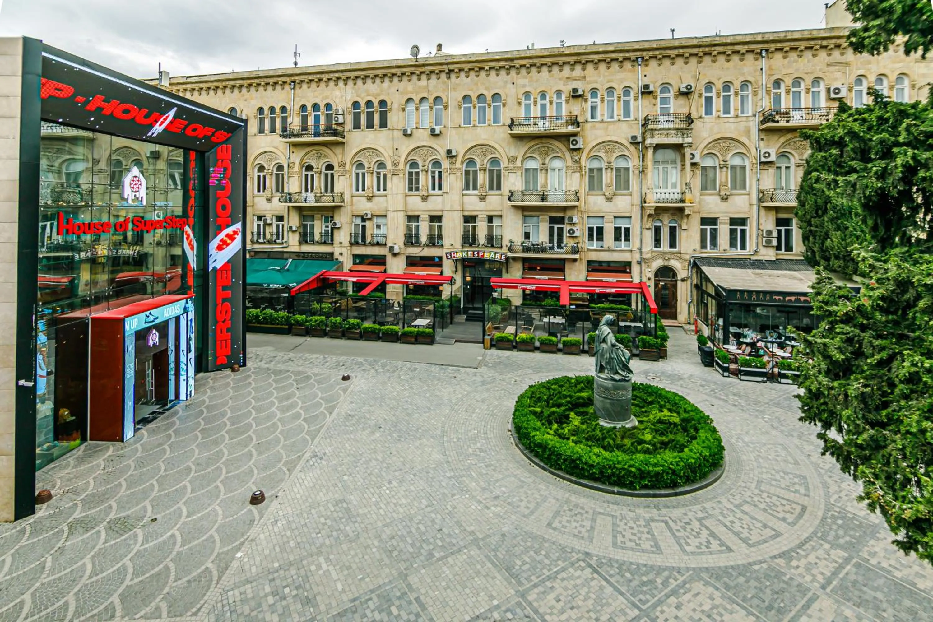 City view in GREEN PARK iNN