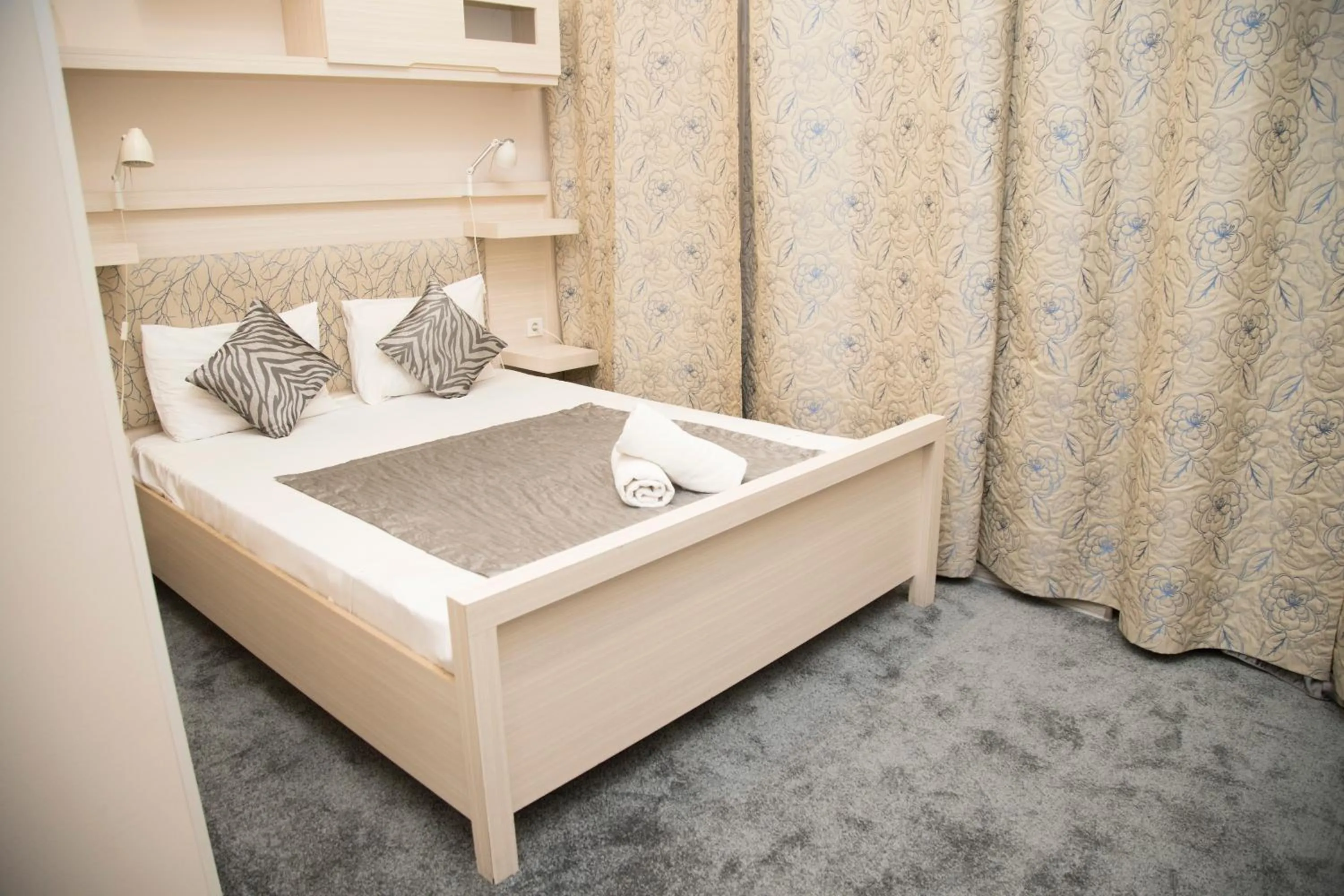 Bed in Bristol Hotel