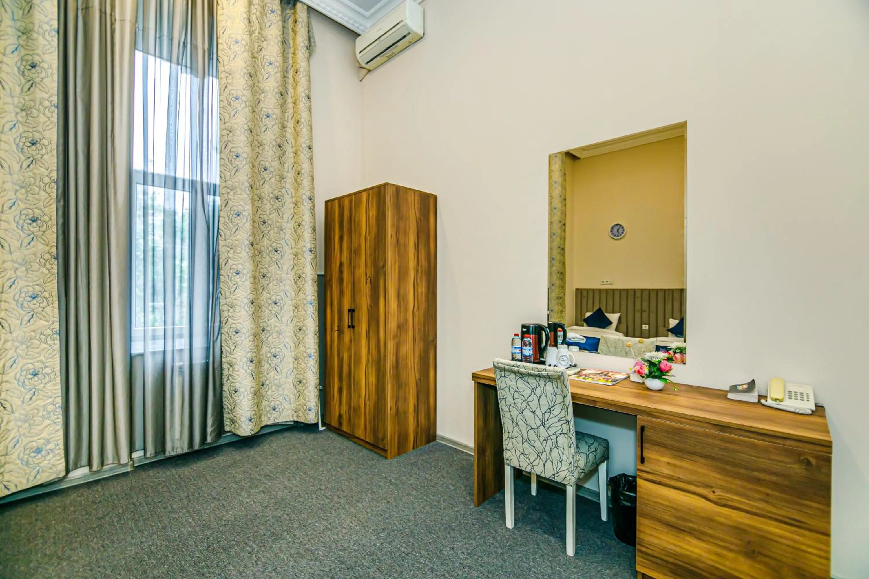 Dining area in GREEN PARK iNN