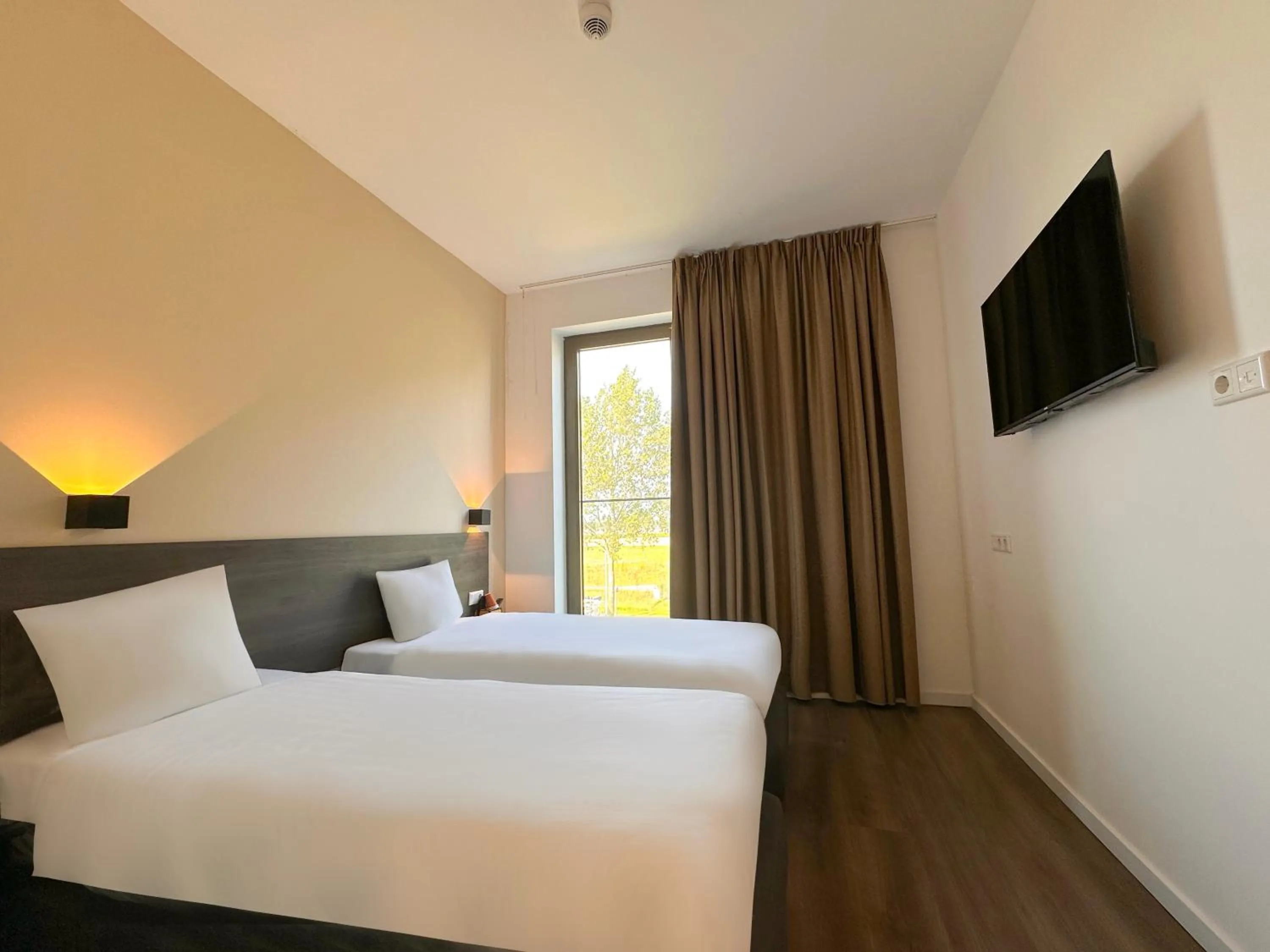 Double Room with Private Bathroom in HOTELUX Amsterdam Airport Hotel