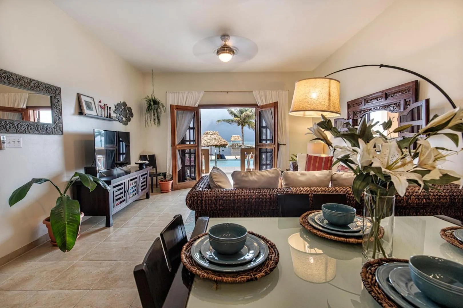 Living room in Hol Chan Reef Resort & Villas