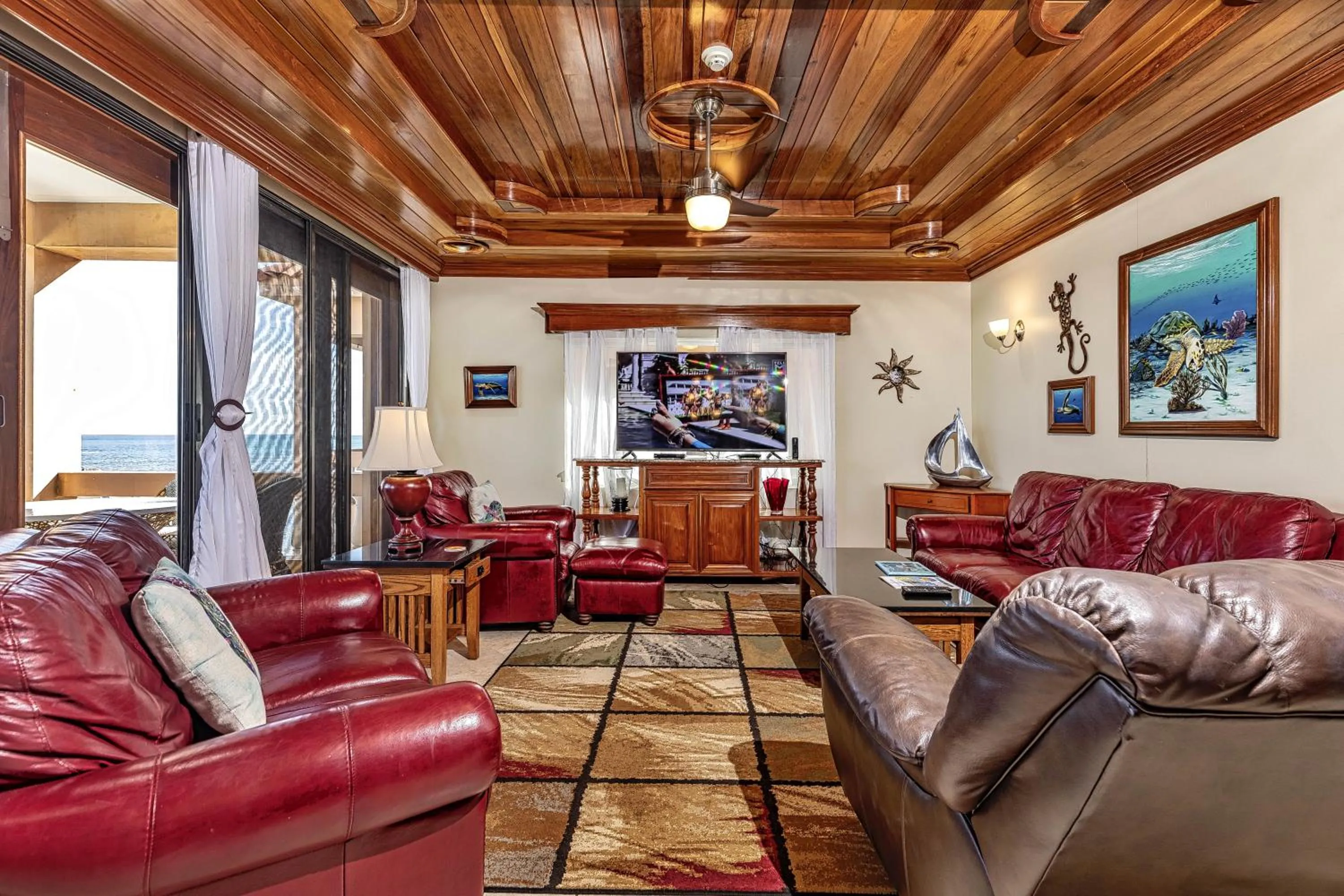 TV and multimedia in Hol Chan Reef Resort & Villas