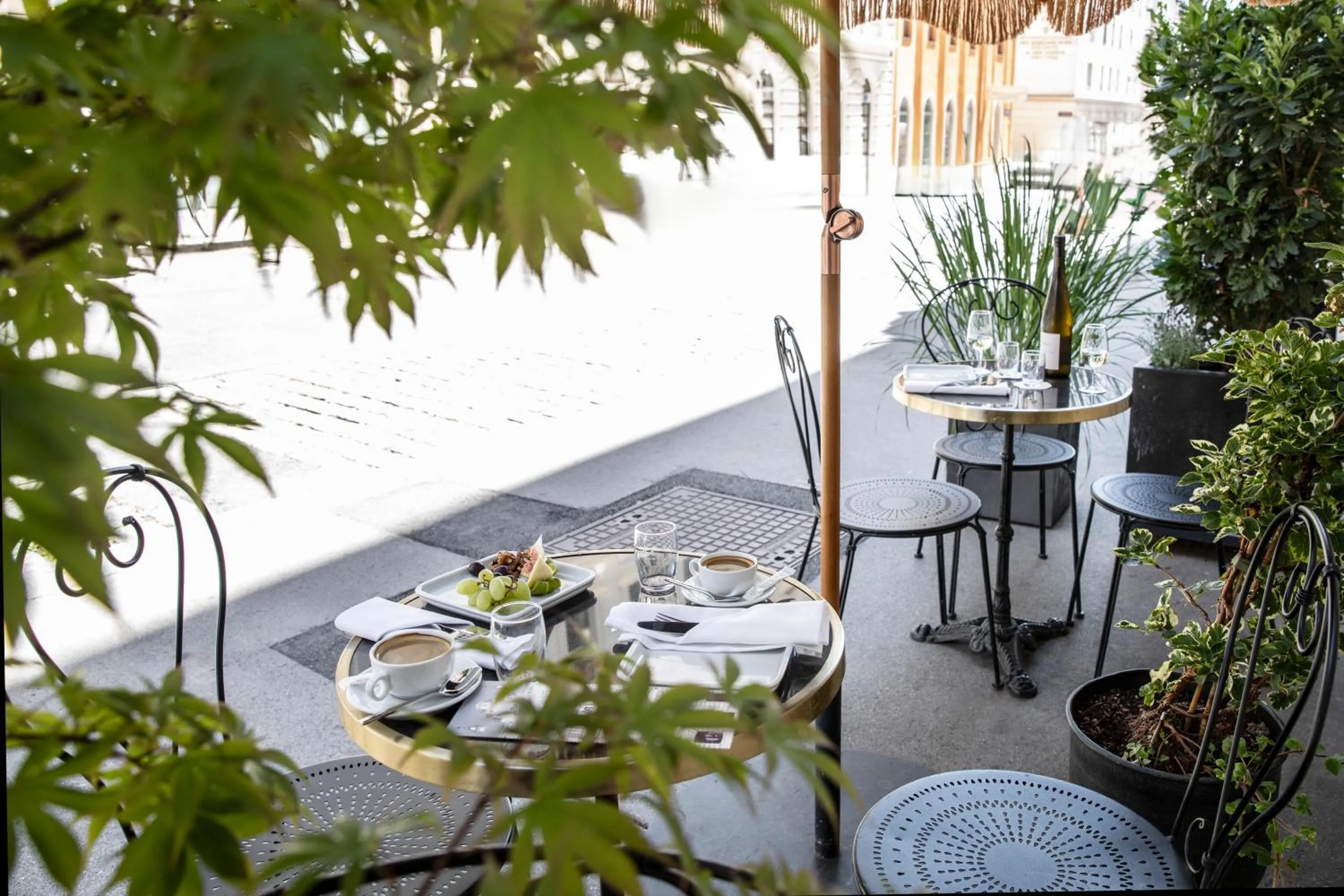 Restaurant/places to eat in Hotel Josefine