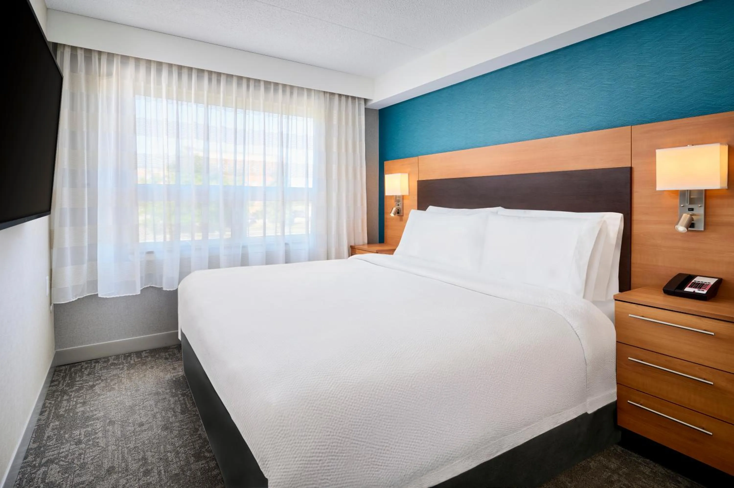 Bedroom, Bed in TownePlace Suites by Marriott Mississauga-Airport Corporate Centre