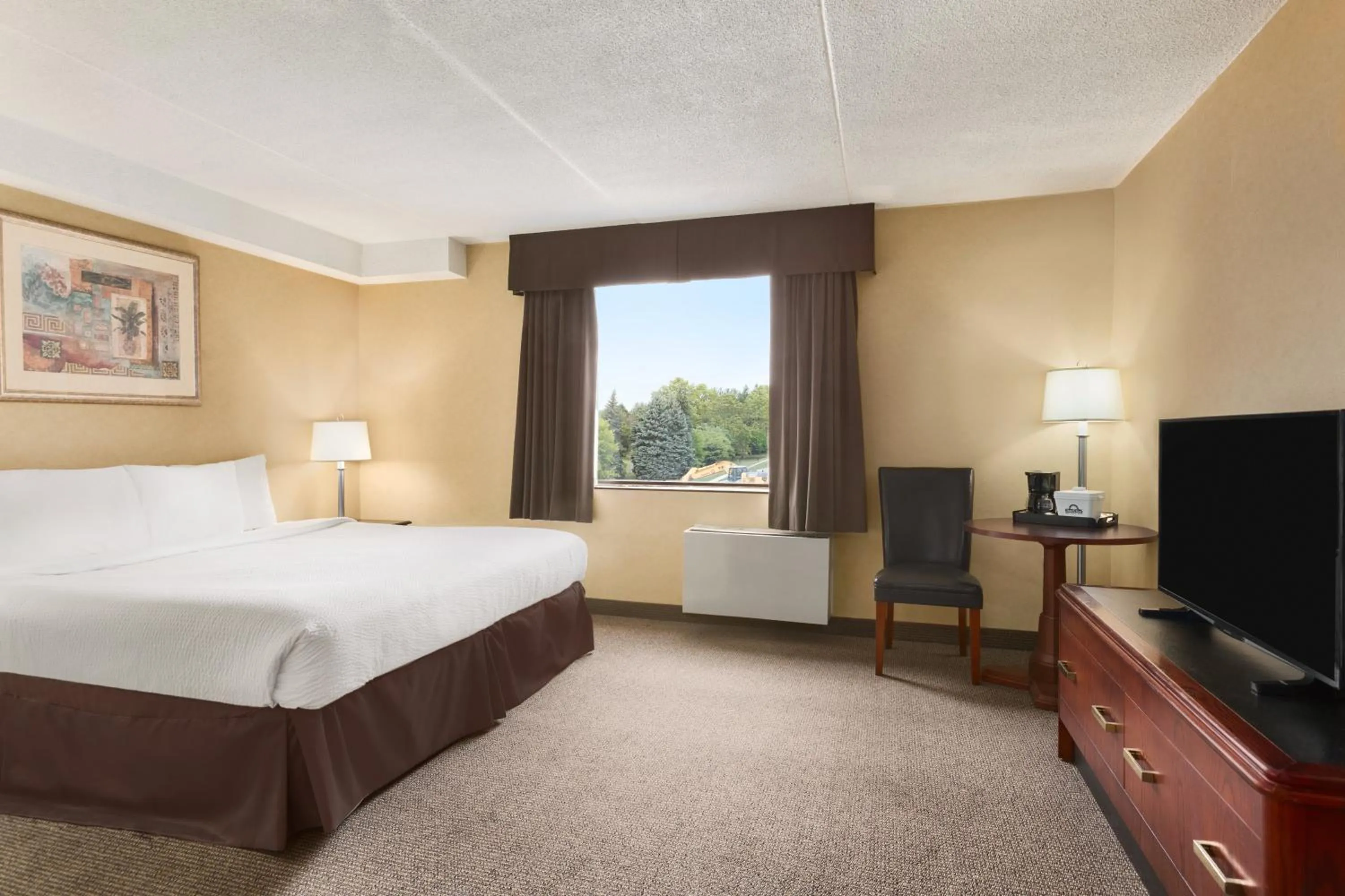 Bed in Days Inn by Wyndham Fallsview