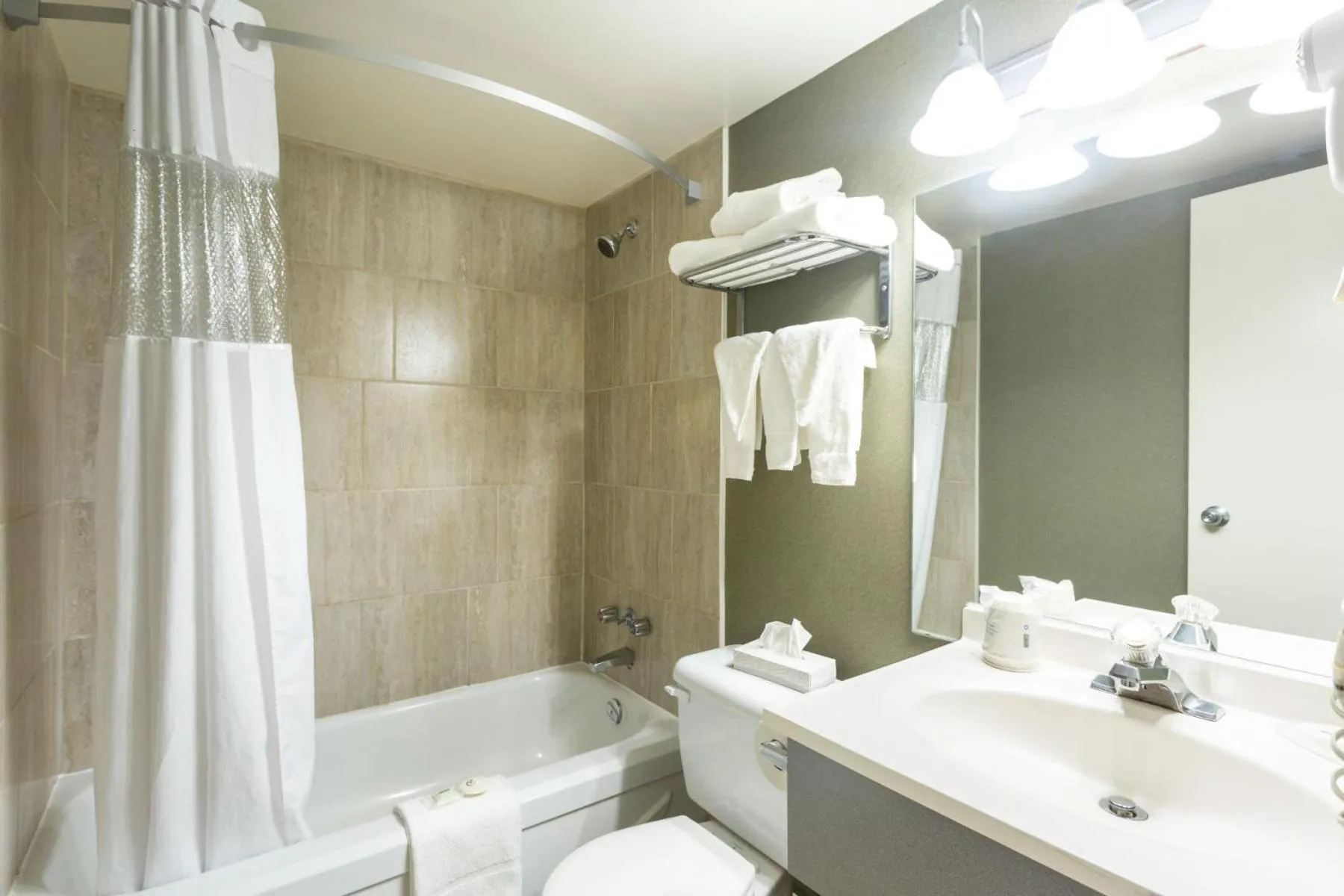 Bathroom in Days Inn by Wyndham Fallsview