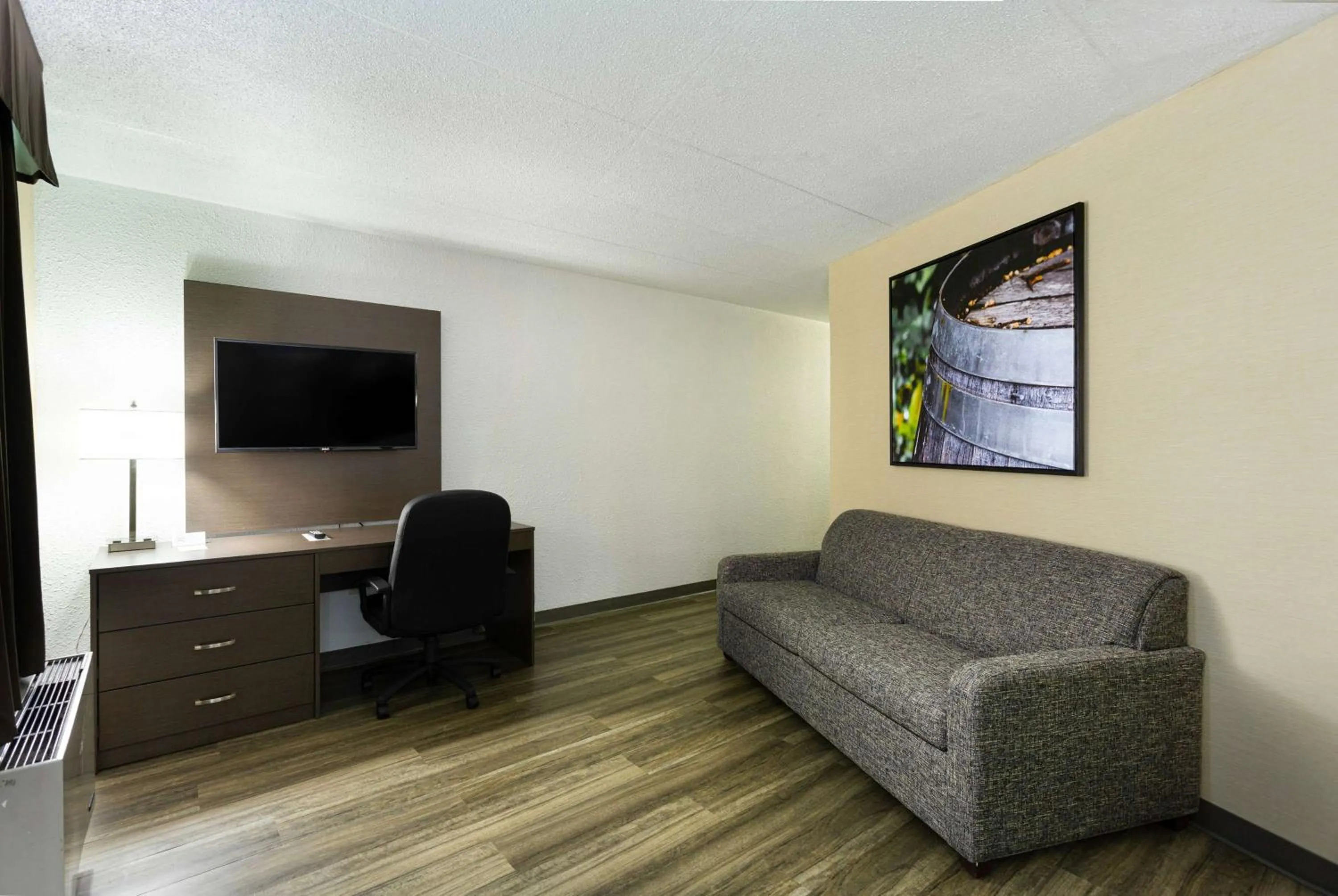 Bed in Days Inn by Wyndham Fallsview