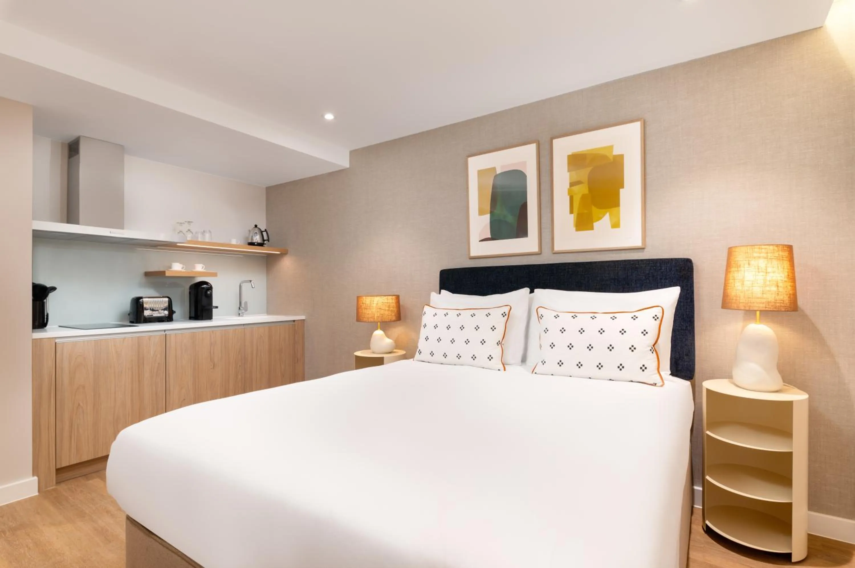 Studio - No Window in The Lincoln Suites