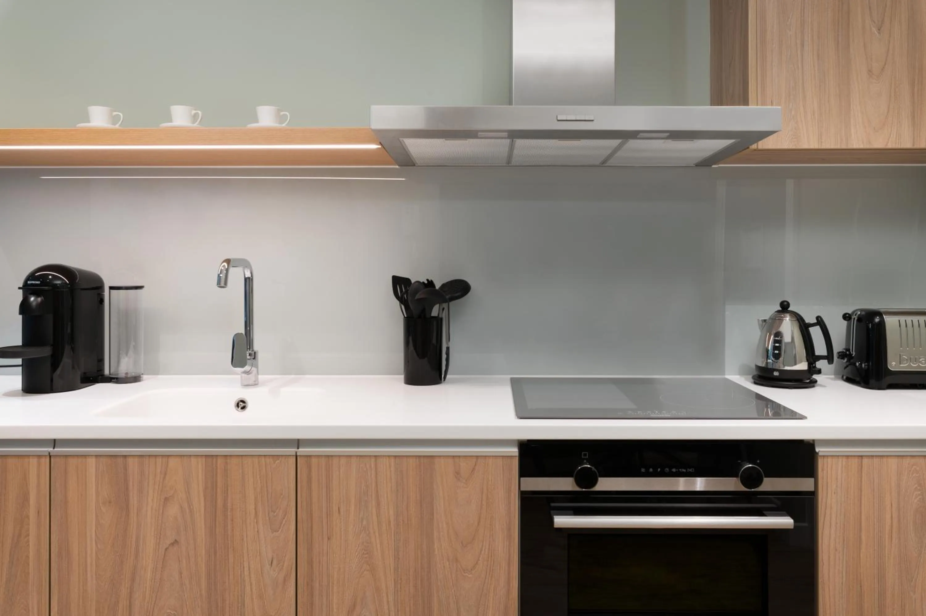 Coffee/tea facilities in The Lincoln Suites