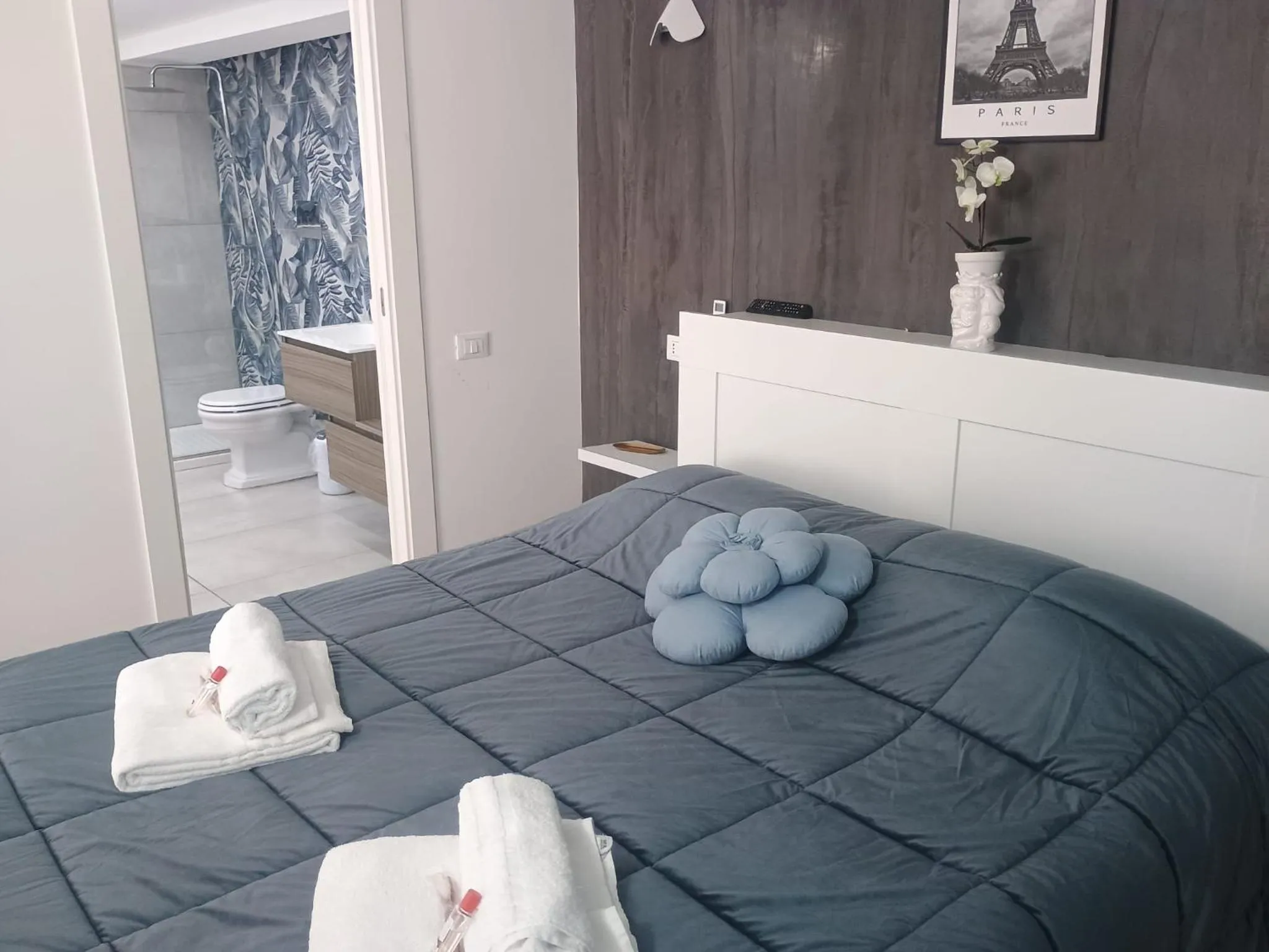 Bed in Deep Sea Residence