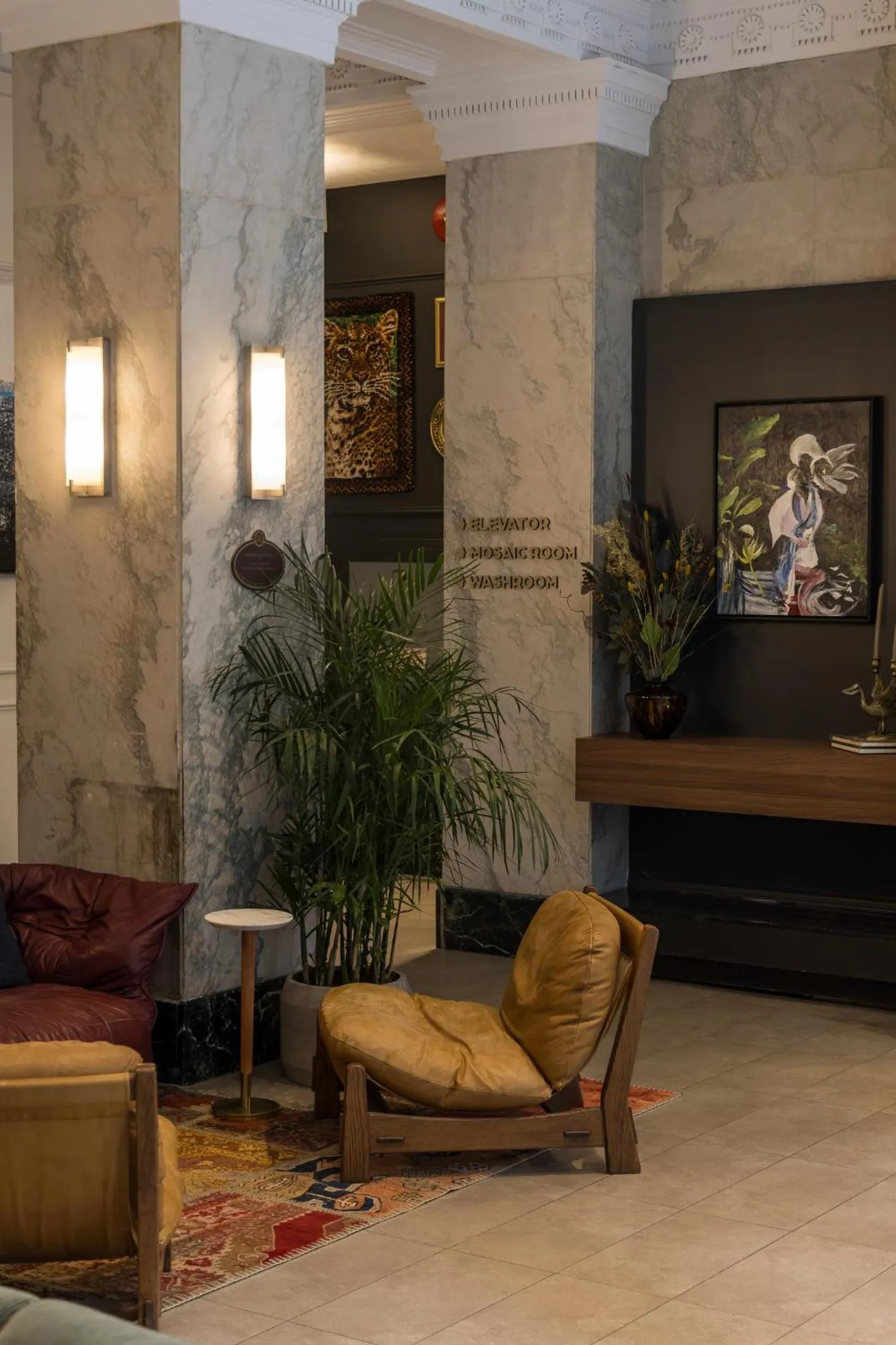 Seating area in Hotel Victoria