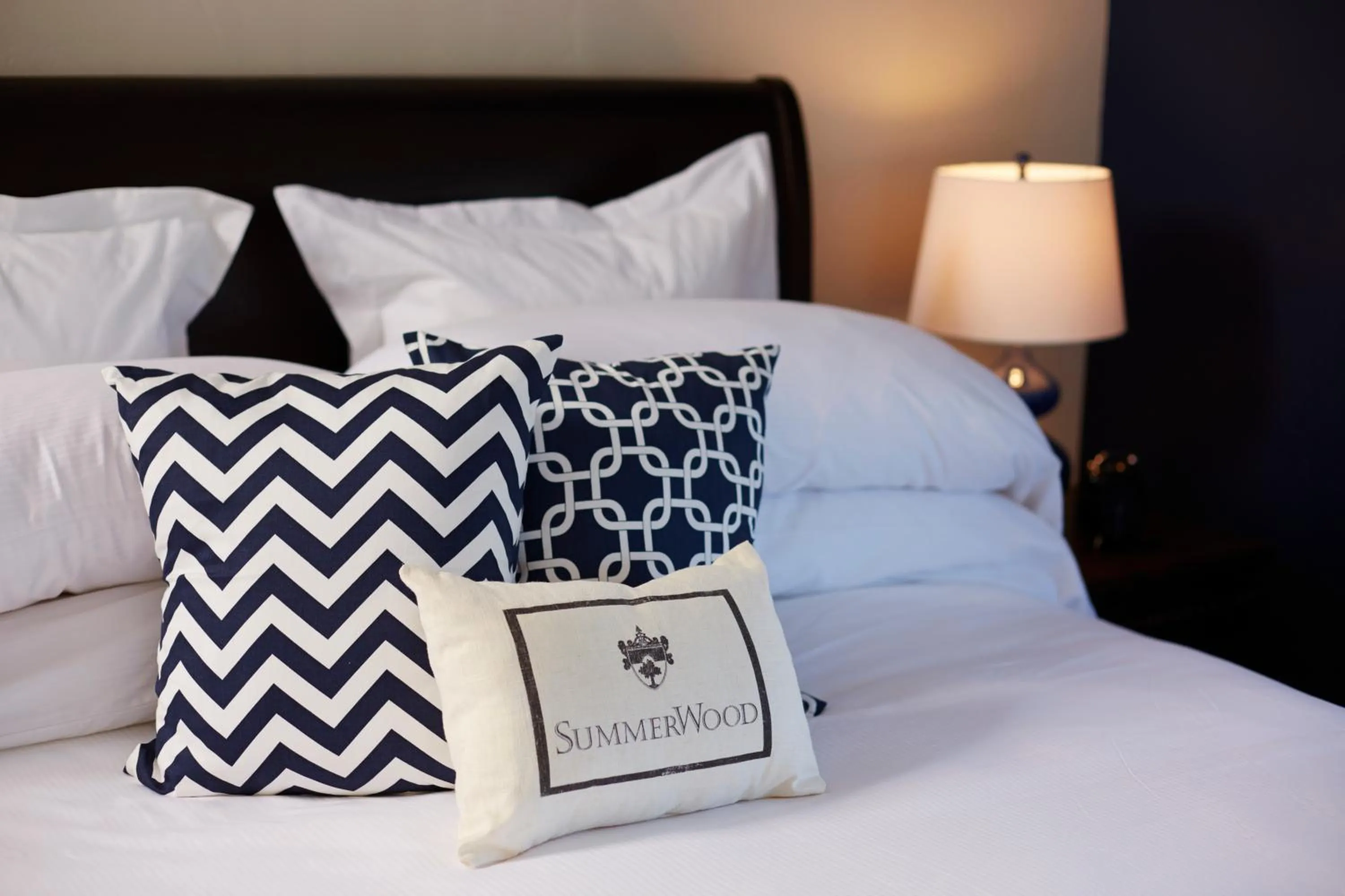 Bed in SummerWood Inn