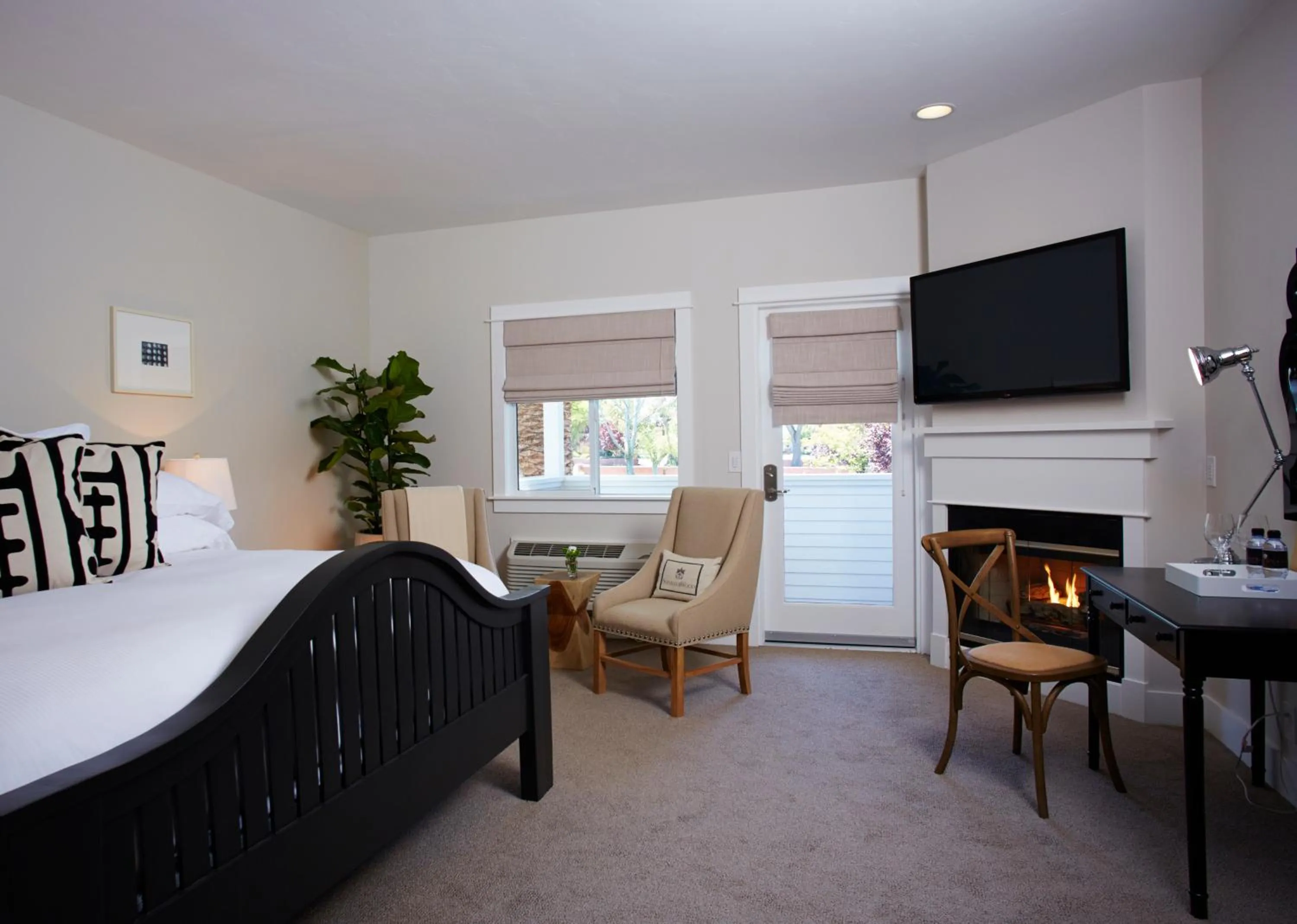 Bed in SummerWood Inn