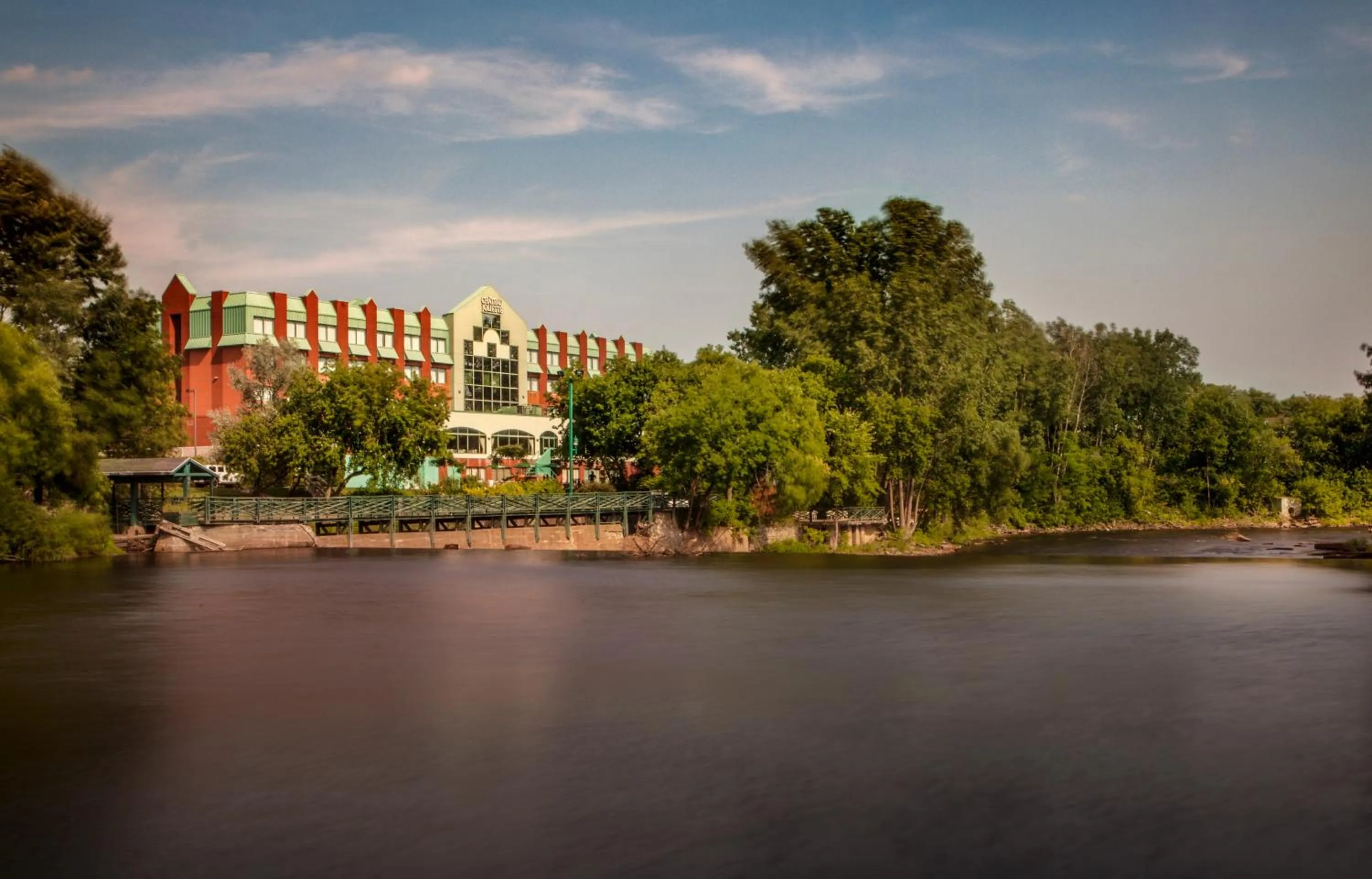 Facade/entrance in Hôtel Château Joliette