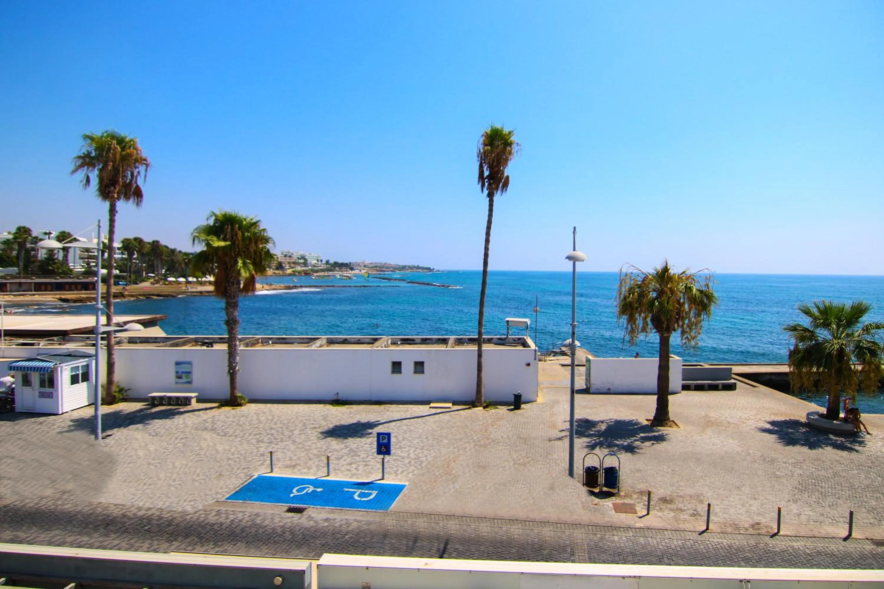 Property building in Phaedrus Living: Seaview Gold Flat Lighthouse 48