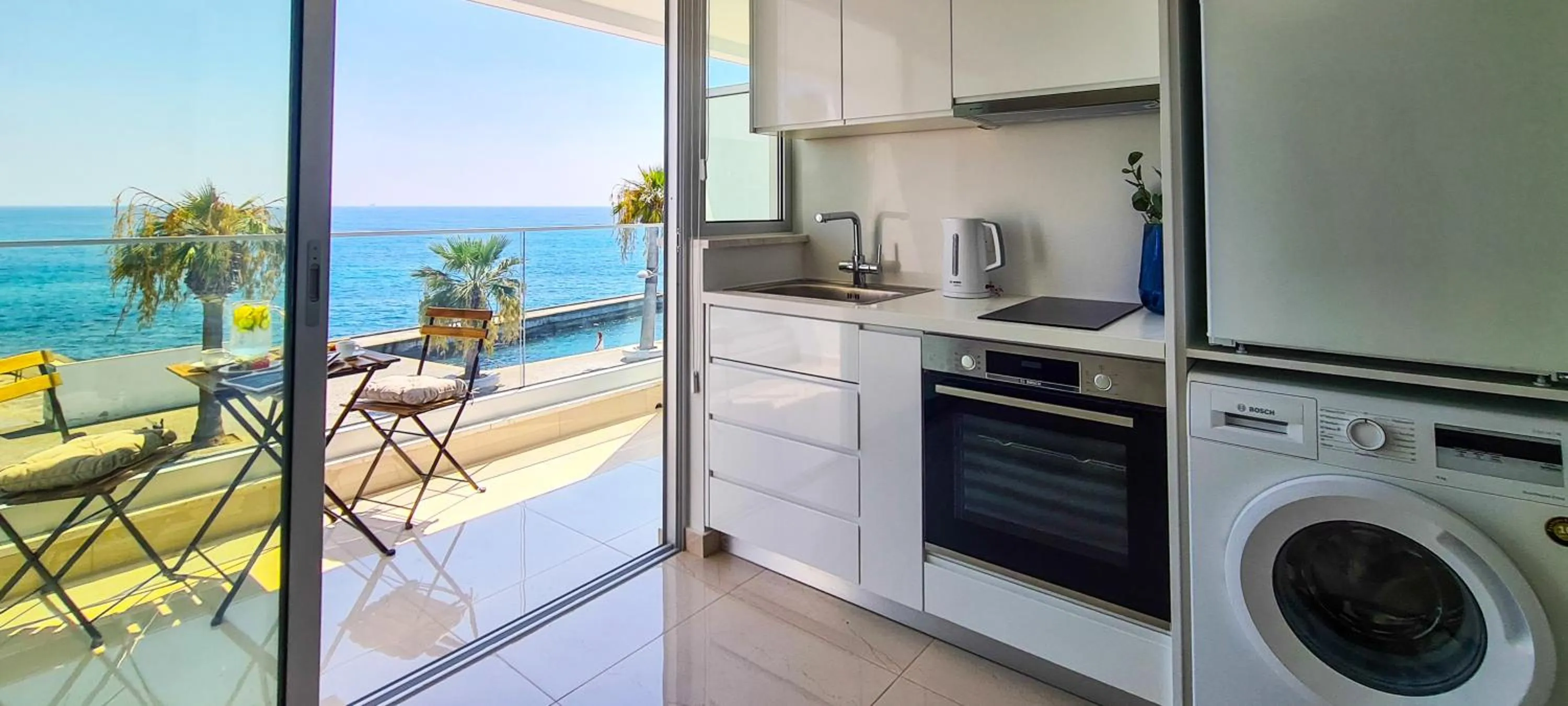 Sea view in Phaedrus Living: Seaview Gold Flat Lighthouse 48