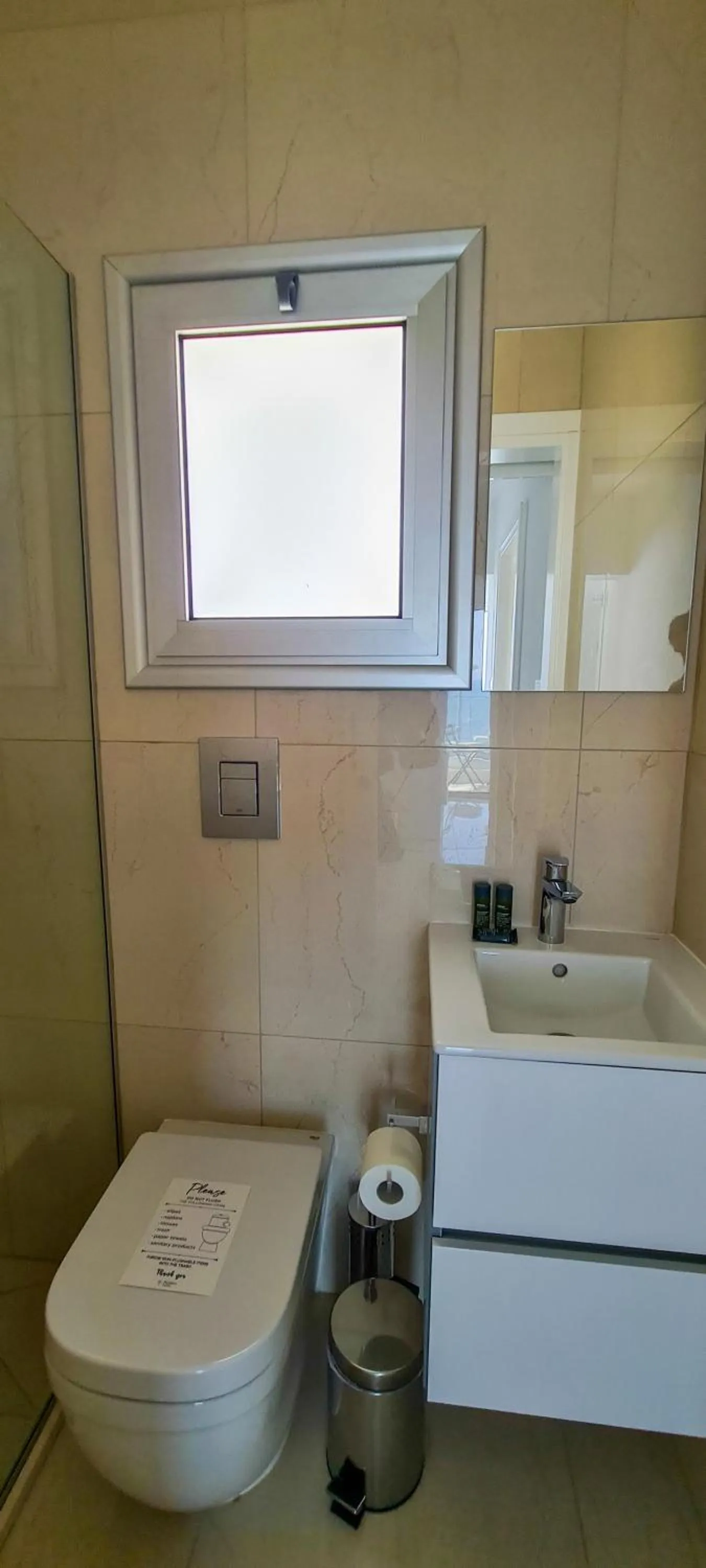 Bathroom in Phaedrus Living: Seaview Gold Flat Lighthouse 48