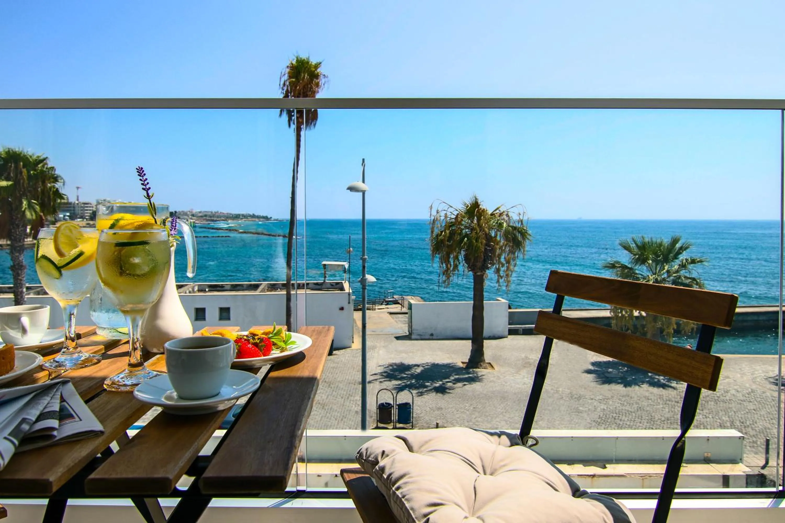 Balcony/Terrace in Phaedrus Living: Seaview Gold Flat Lighthouse 48