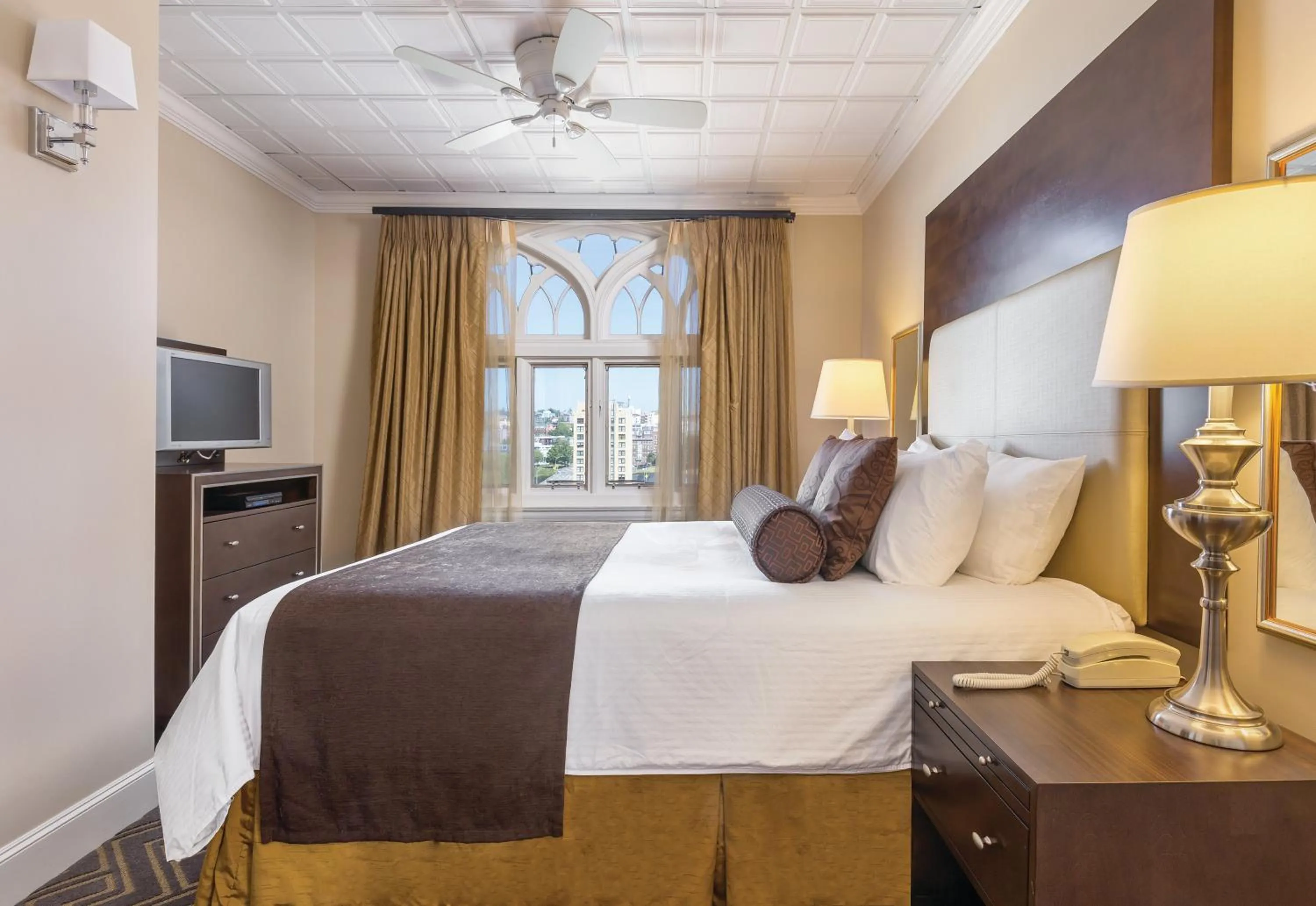 Bedroom, Bed in WorldMark Seattle - The Camlin