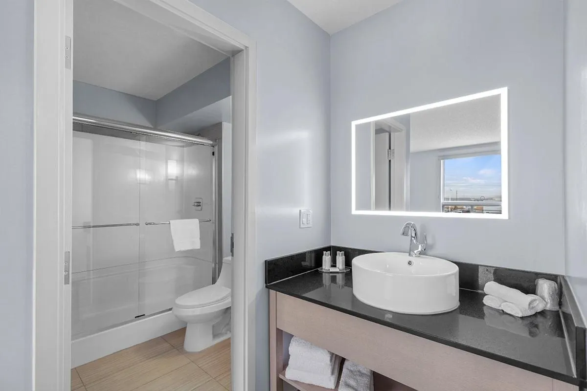 Emerald Hotel & Suites Calgary Airport