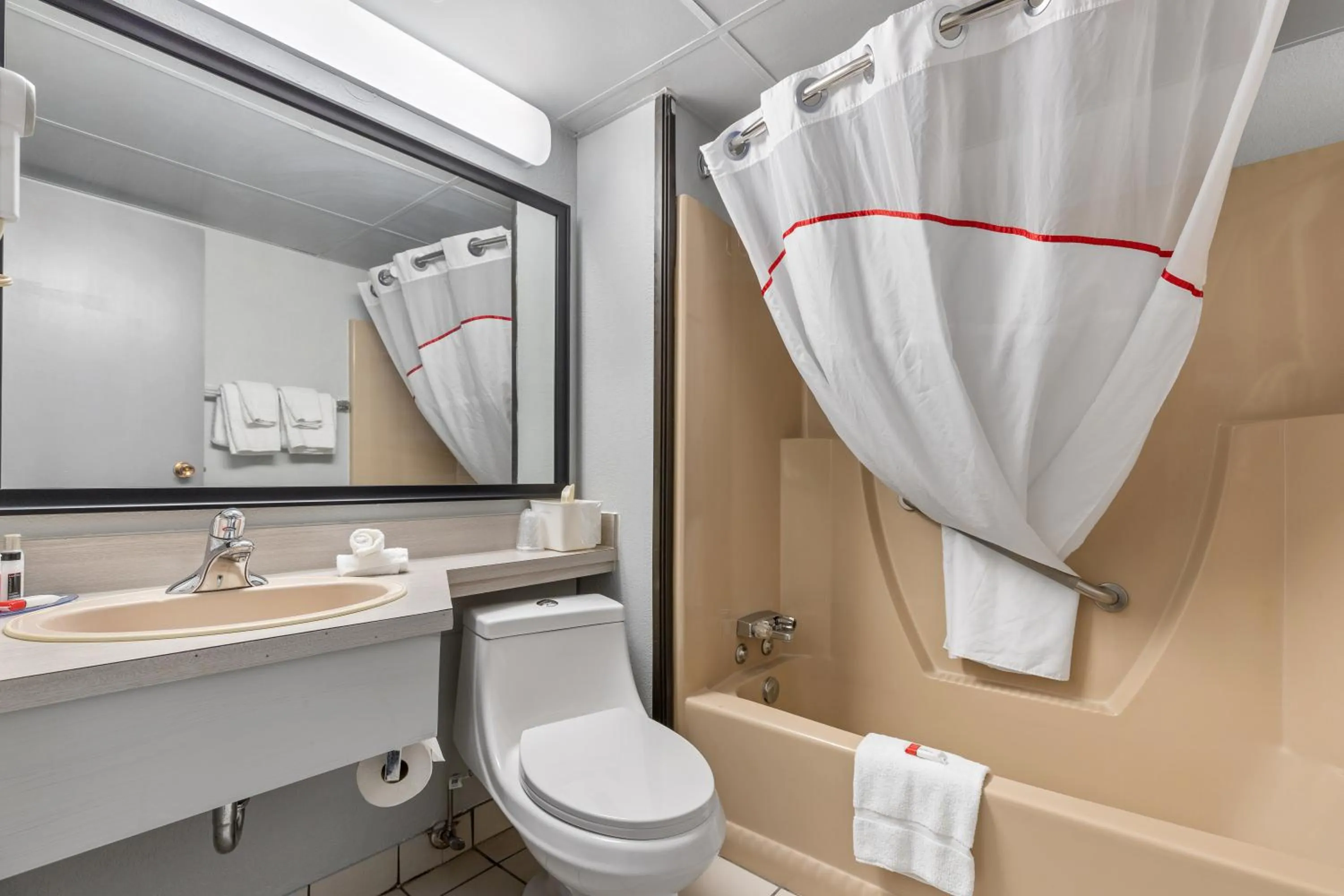 Bathroom in Emerald Hotel & Suites Calgary Airport