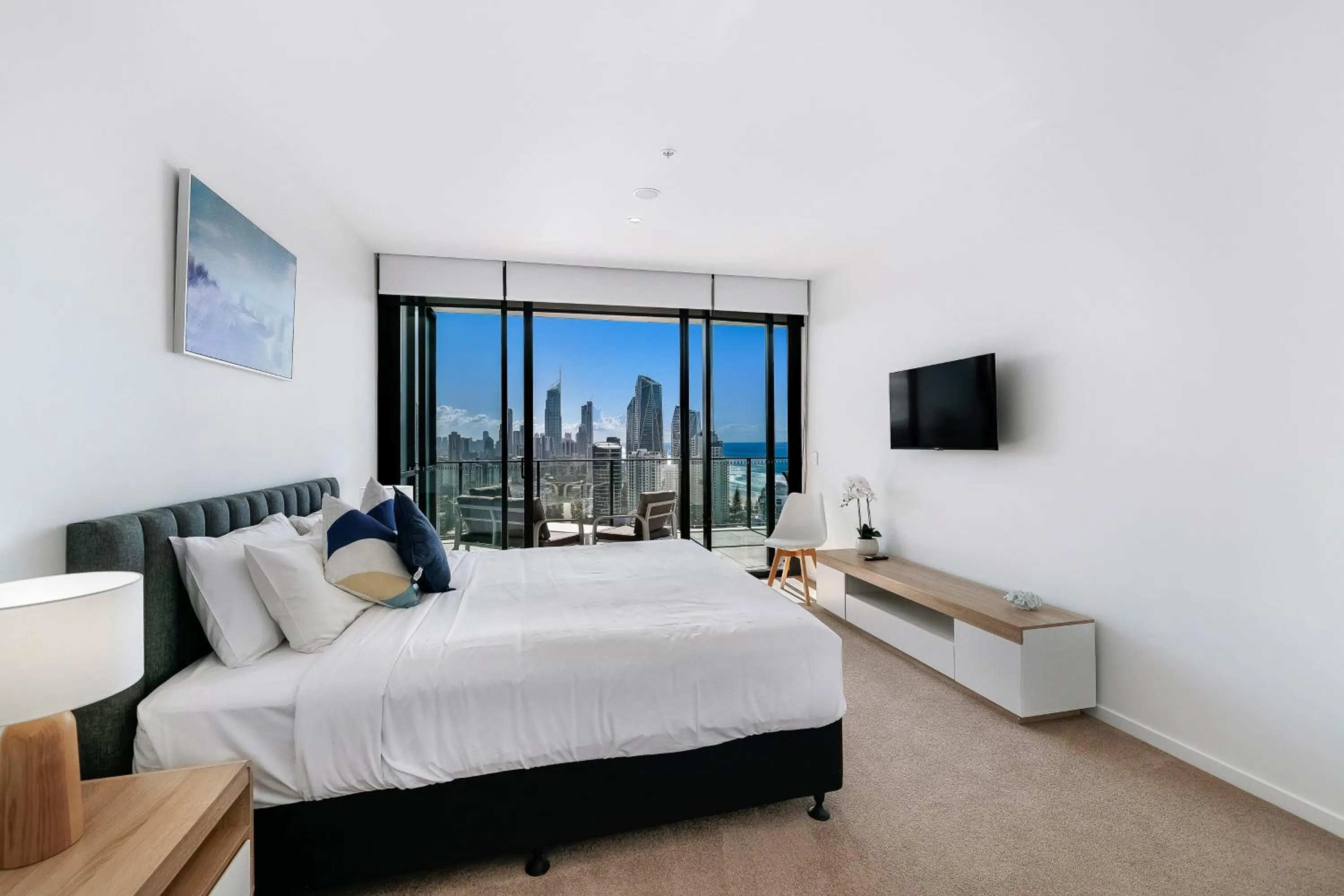 Photo of the whole room, Bed in Opus Broadbeach - Official