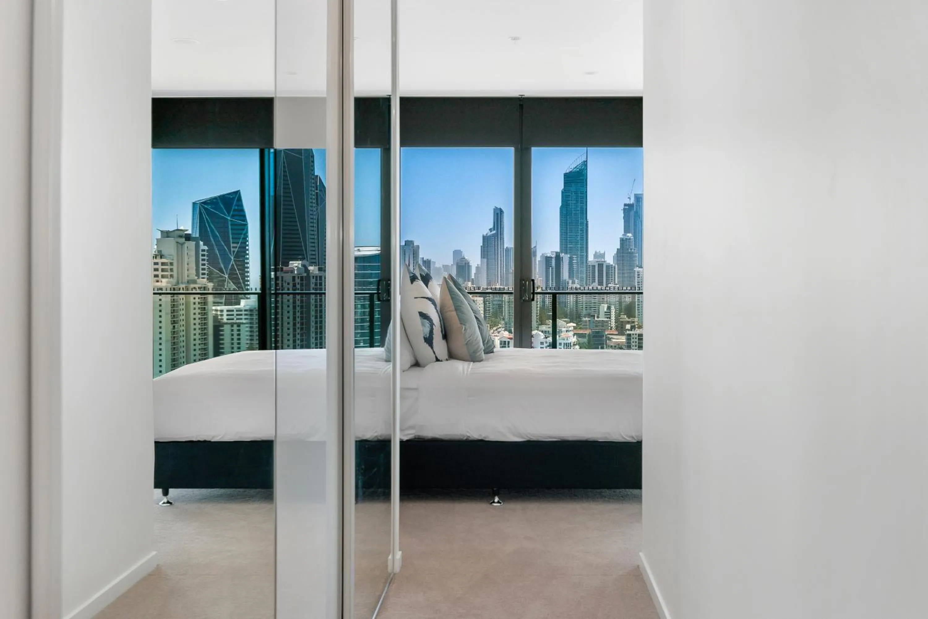 City view, Bed in Opus Broadbeach - Official