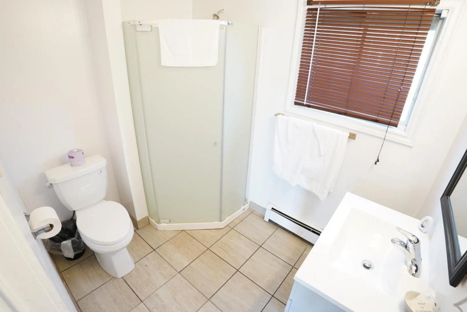 Bathroom in Falcon Inn