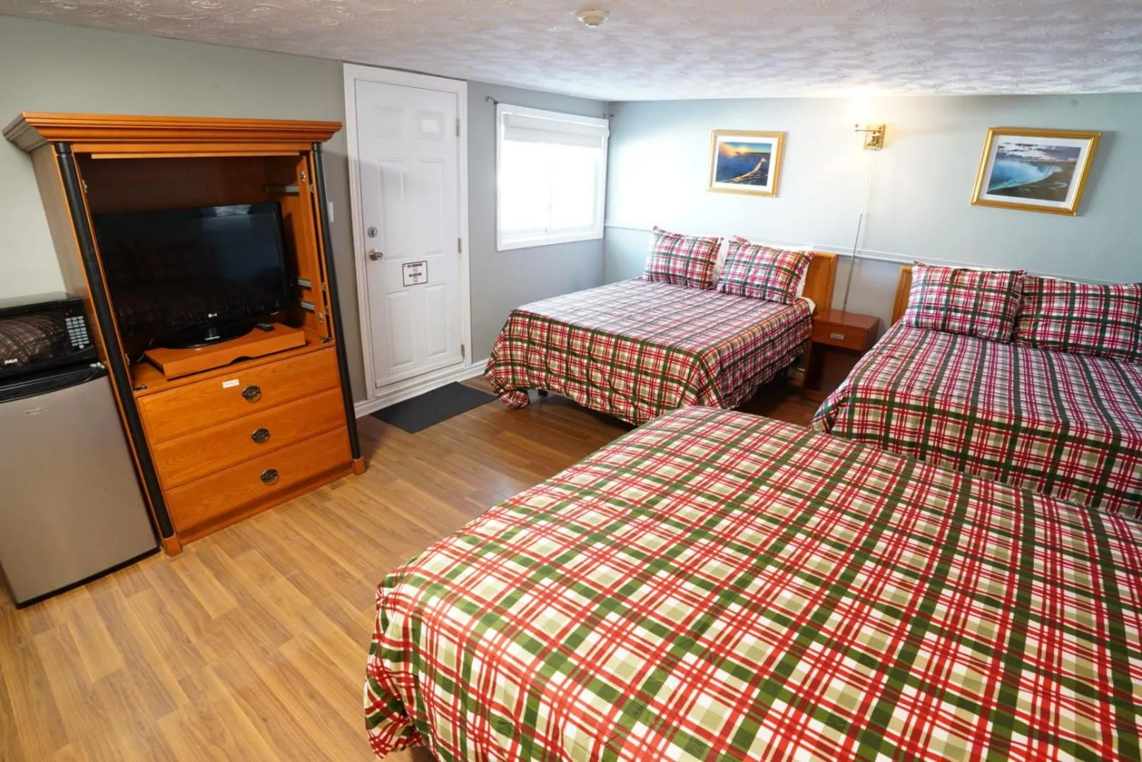 Bedroom, Bed in Falcon Inn