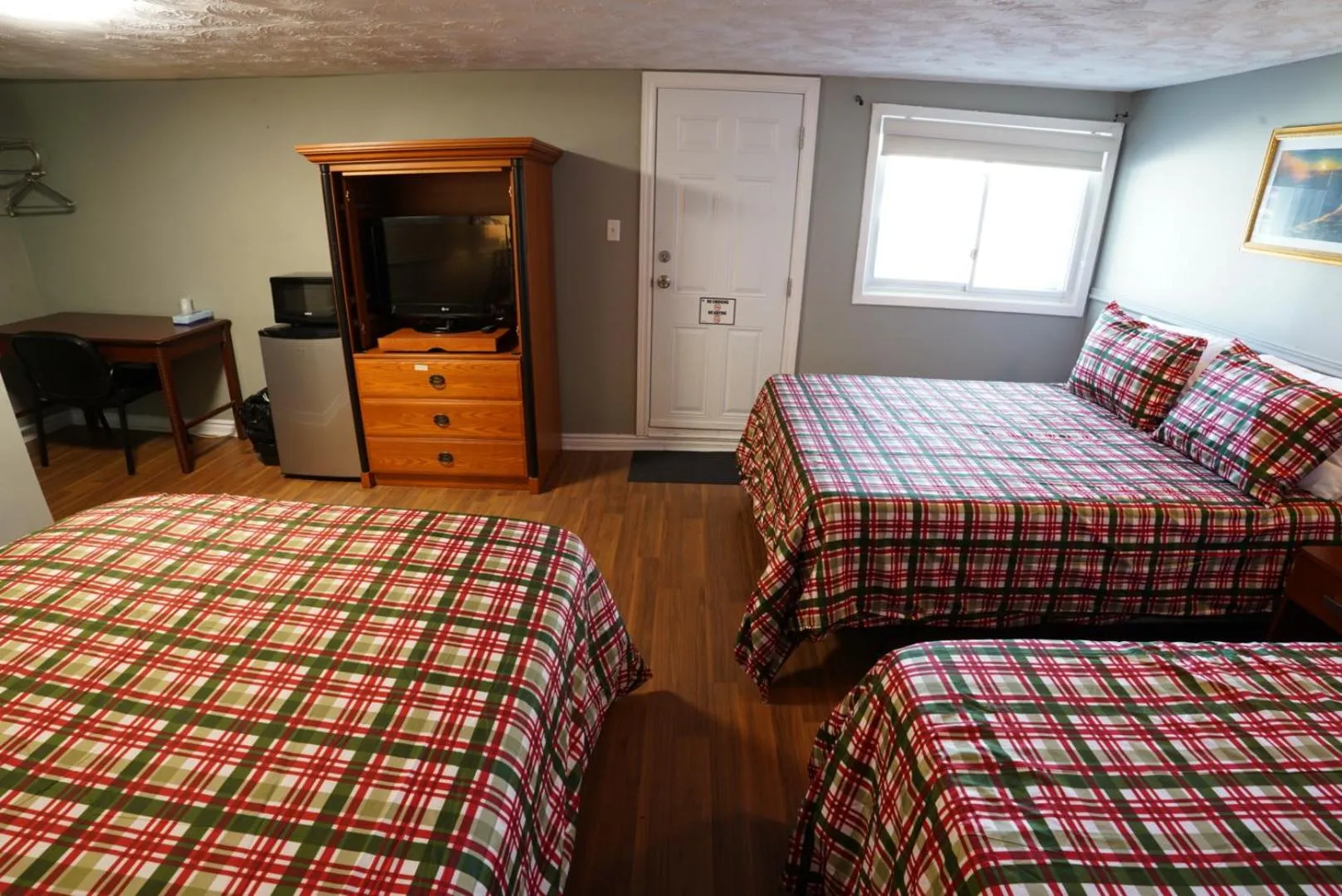 Photo of the whole room, Bed in Falcon Inn