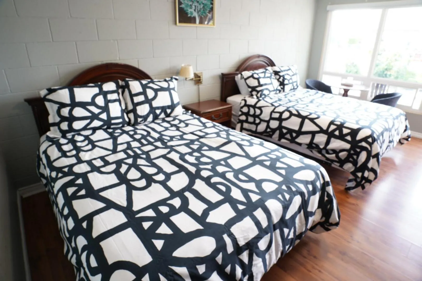 Photo of the whole room, Bed in Falcon Inn