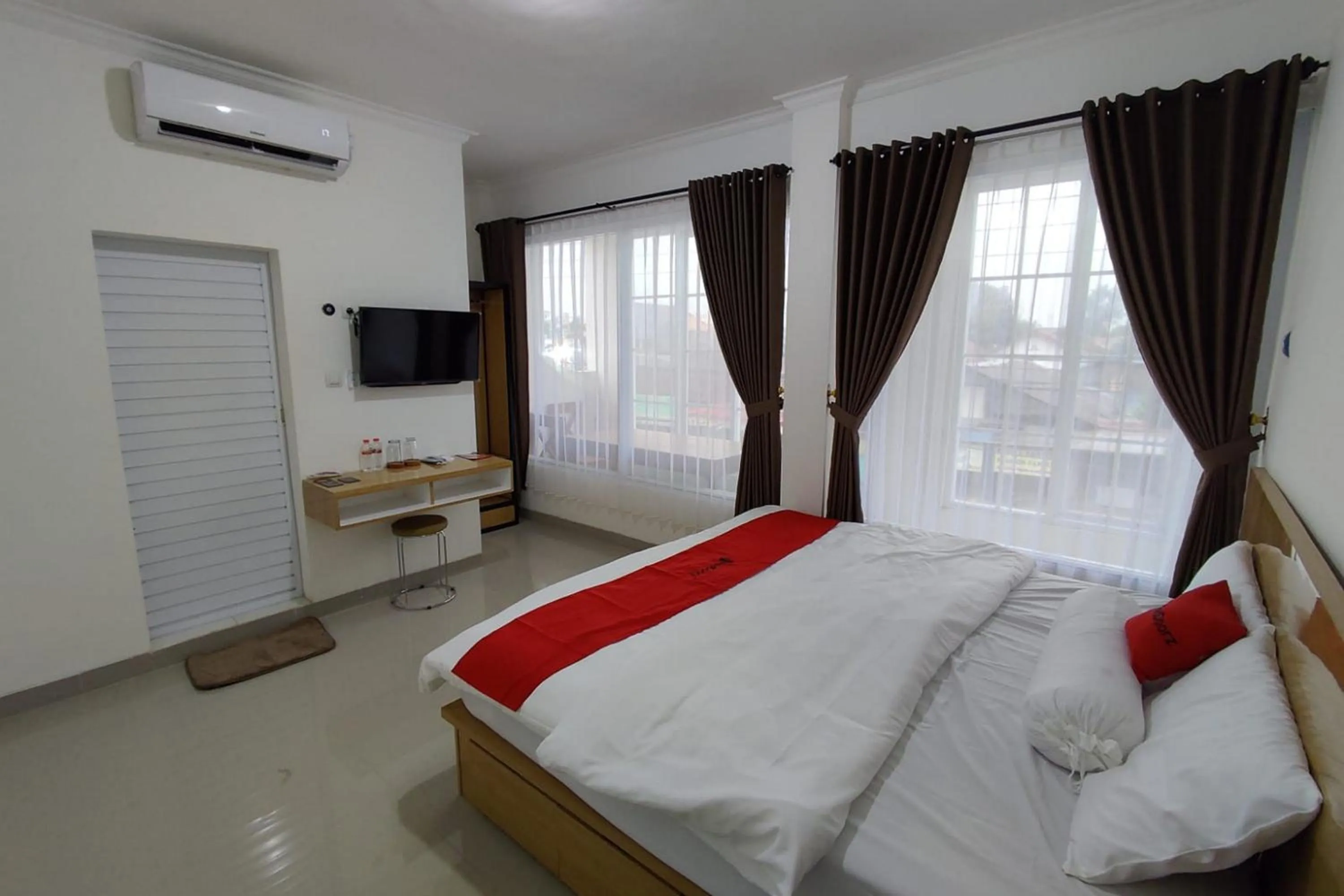 Bed in RedDoorz near Rita Super Mall Purwokerto