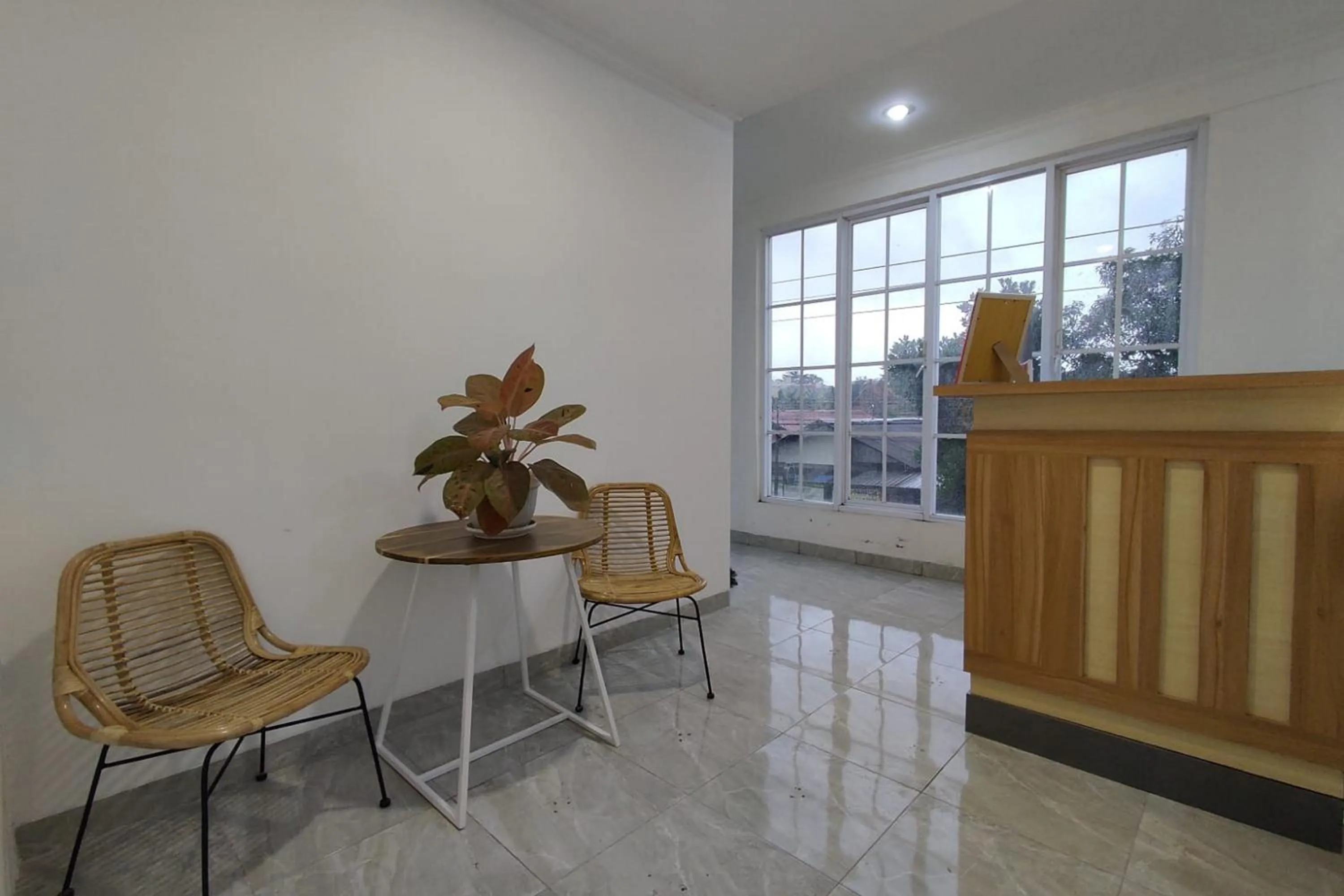 Facade/entrance in RedDoorz near Rita Super Mall Purwokerto