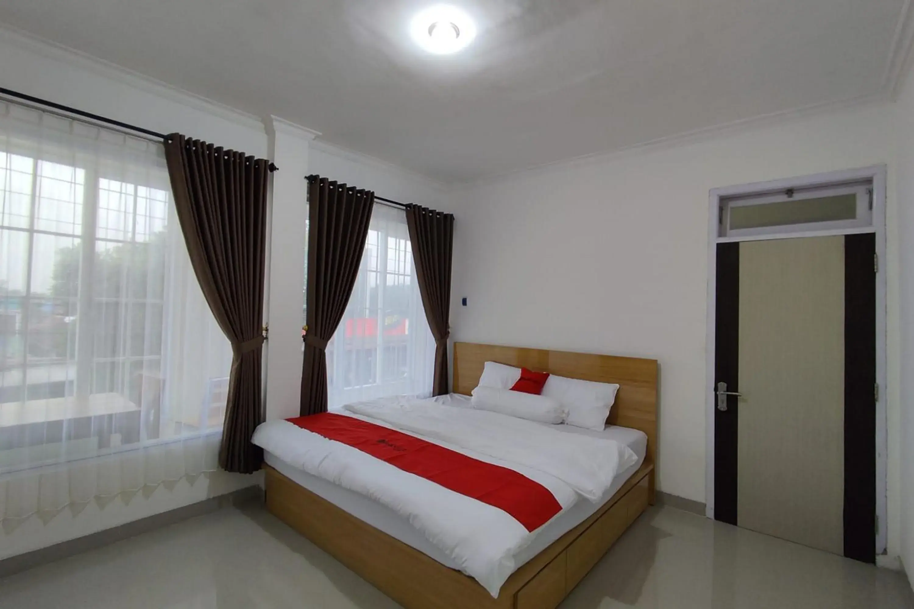 RedDoorz near Rita Super Mall Purwokerto RedDoorz near Rita Super Mall Purwokerto