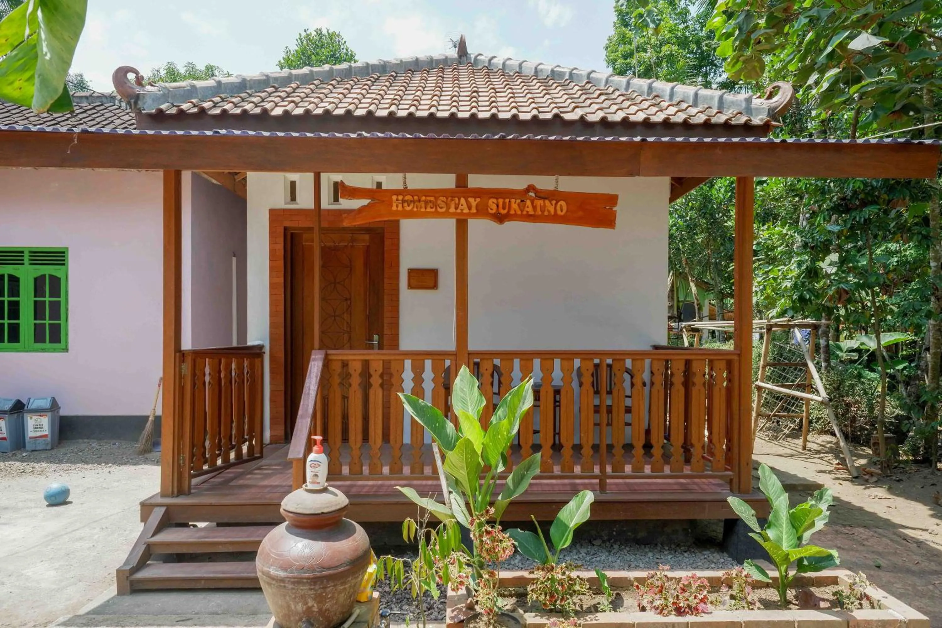 Roemah Beong Syariah at Desa Wisata Kembanglimus Mitra RedDoorz