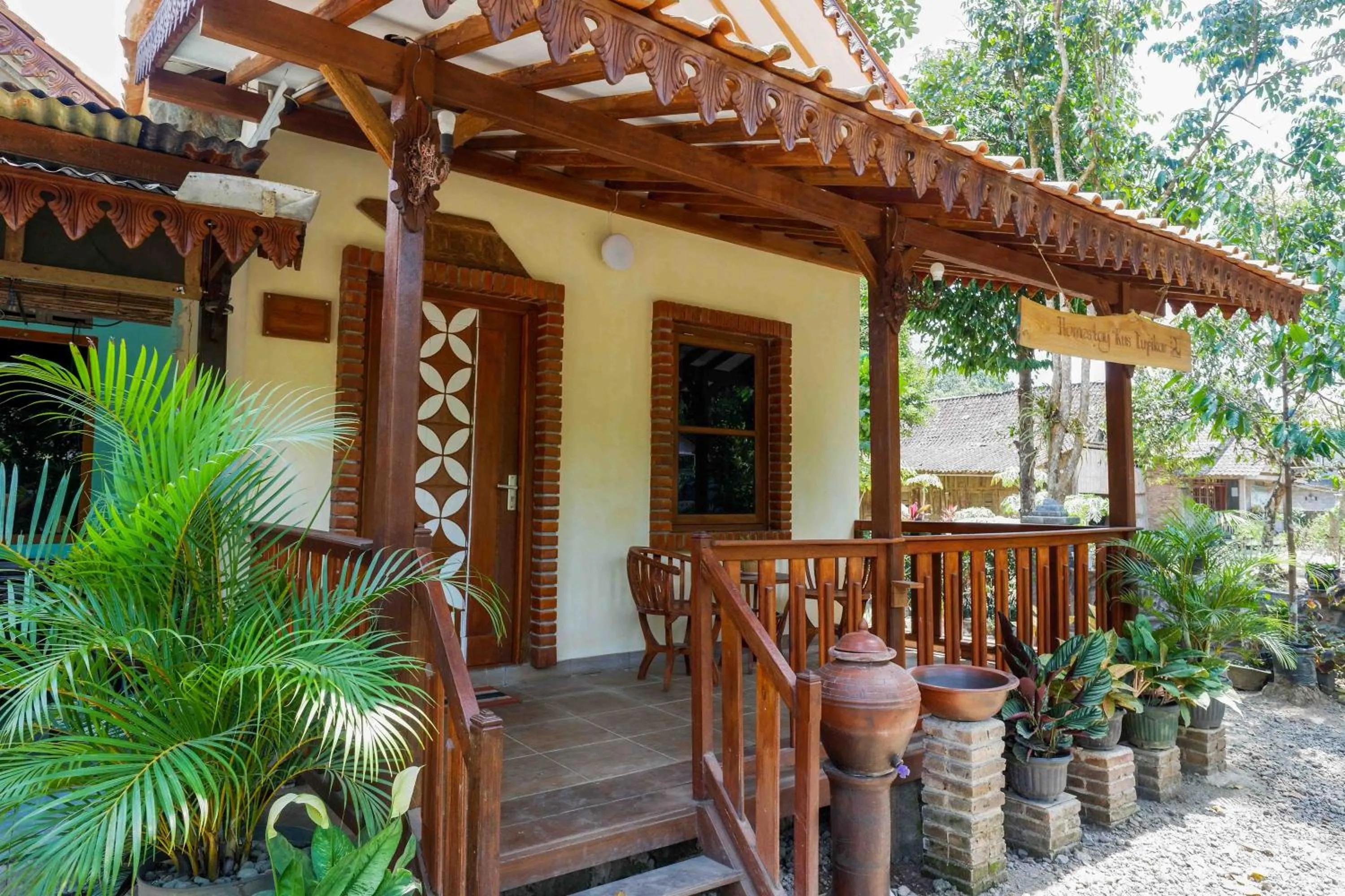 Roemah Beong Syariah at Desa Wisata Kembanglimus Mitra RedDoorz