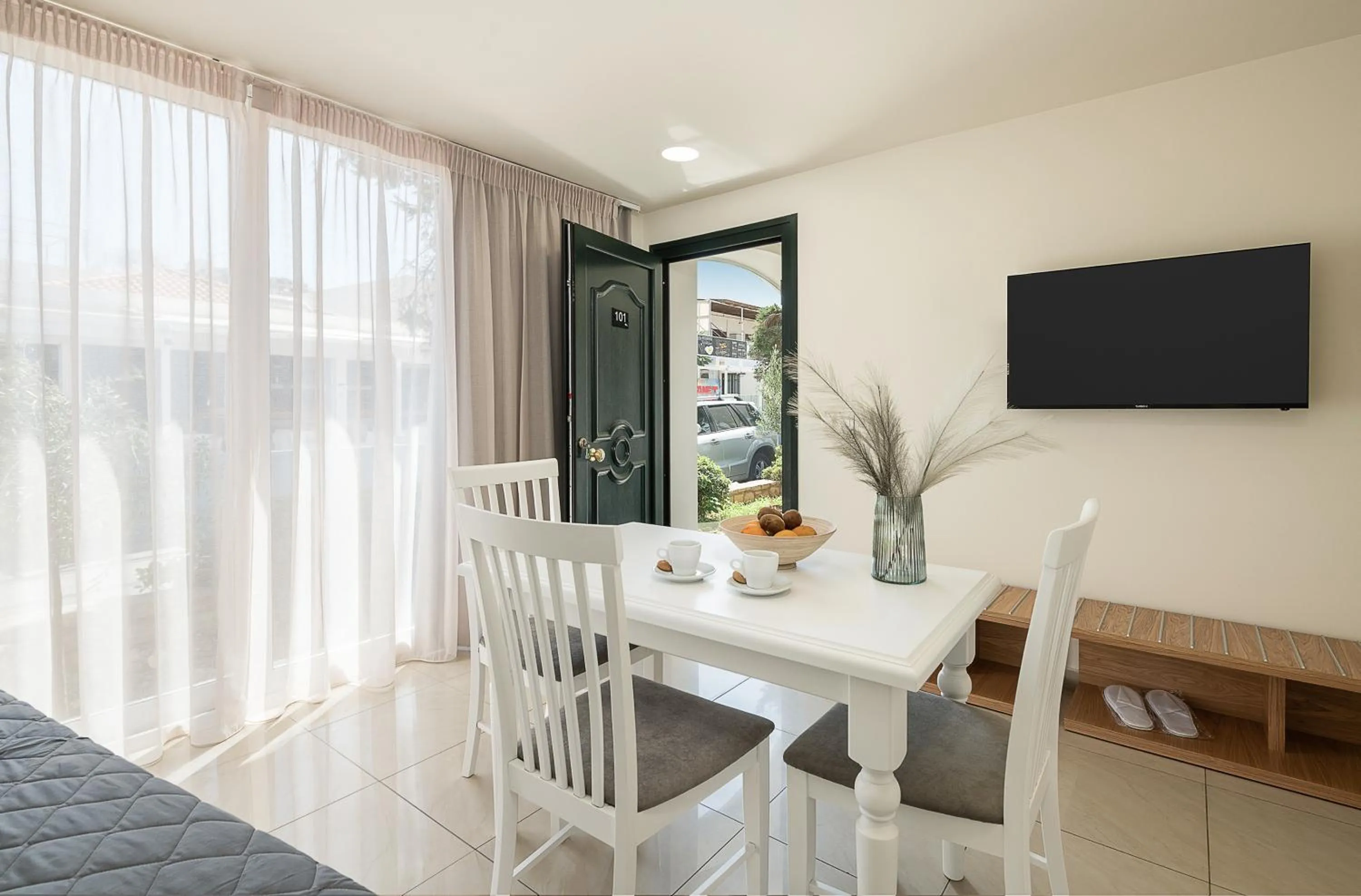 TV and multimedia in Elia Platanias