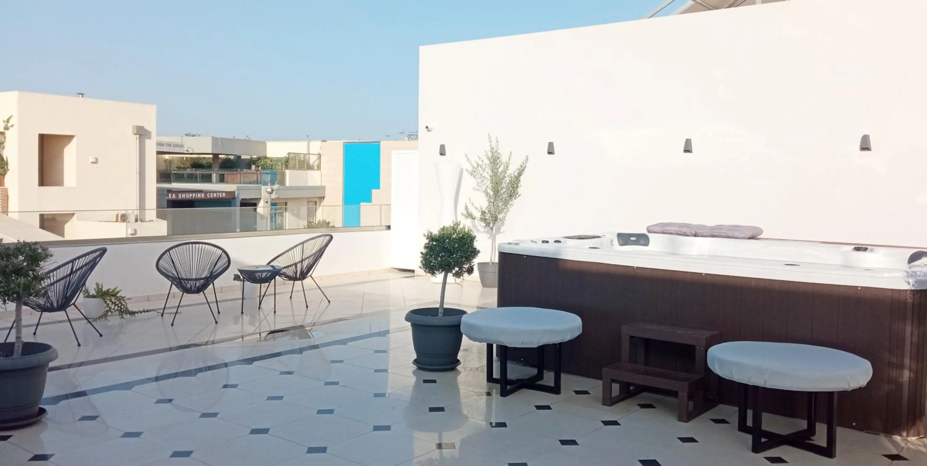 Hot Tub in Elia Platanias