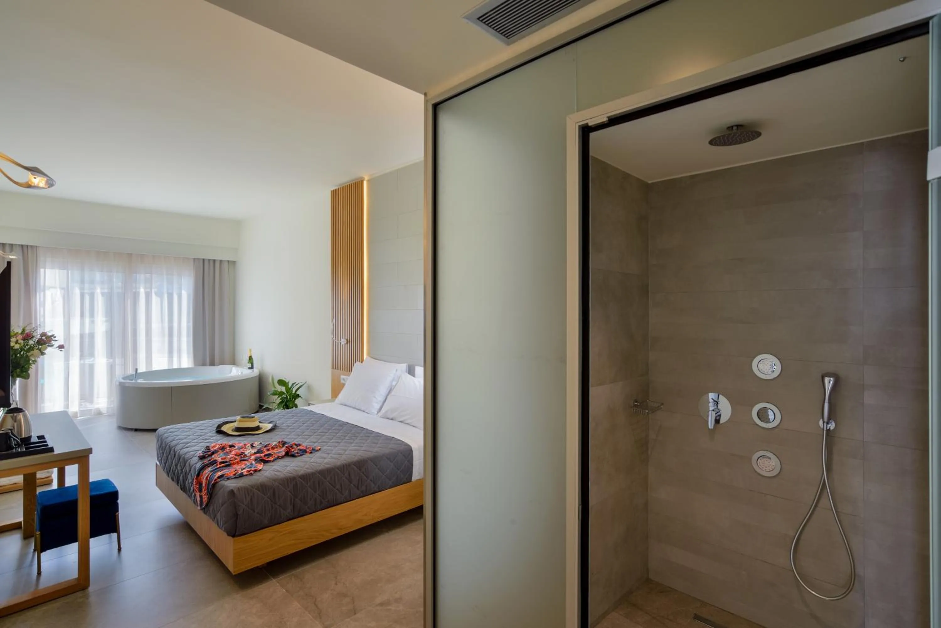 Toilet, Bed in Elia Platanias