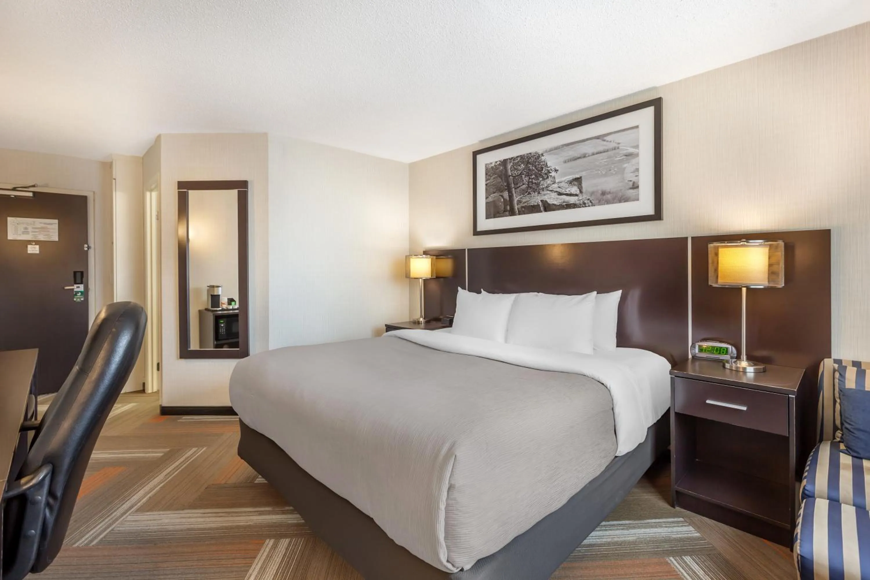 Bedroom, Bed in Quality Hotel