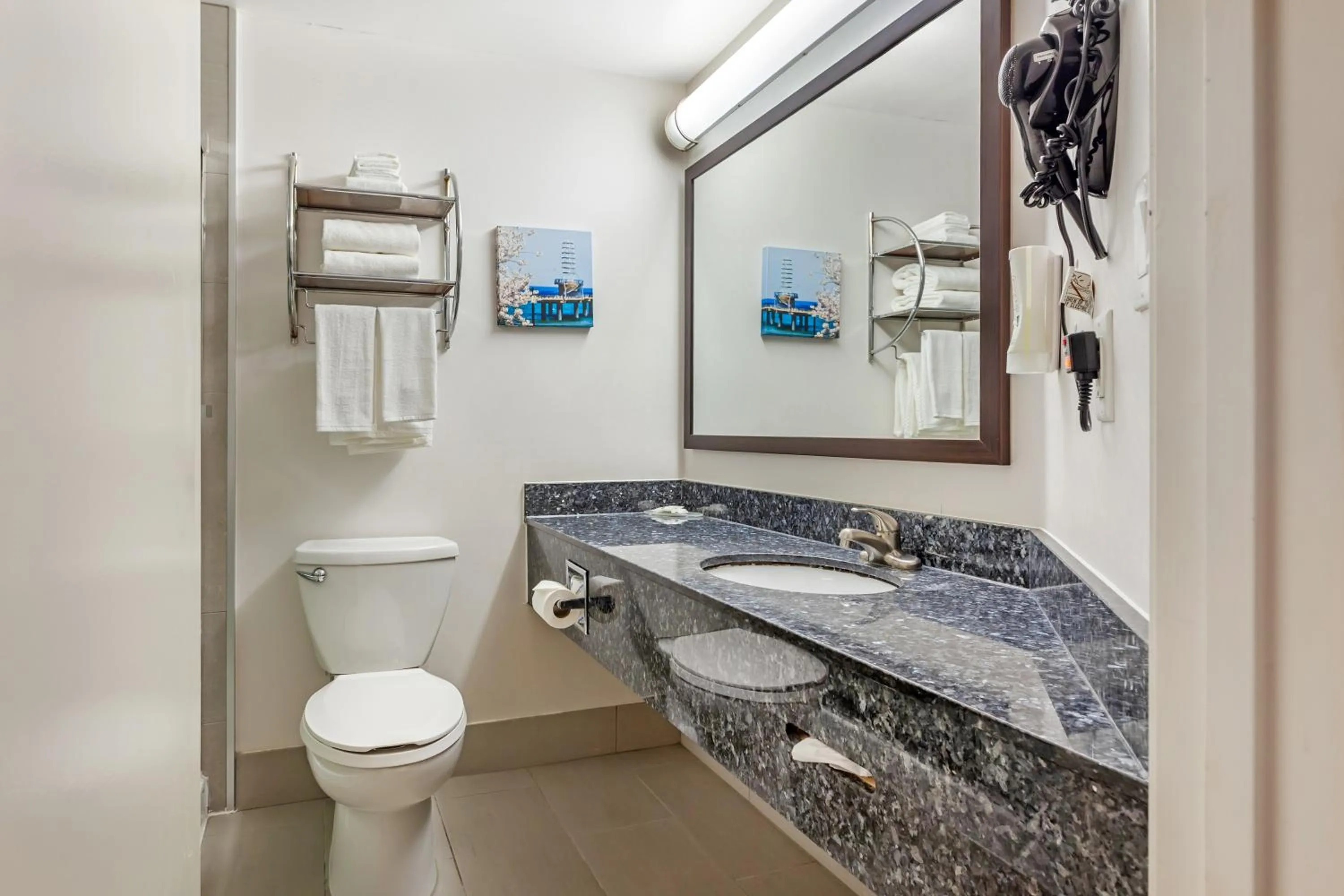 Bathroom in Quality Hotel