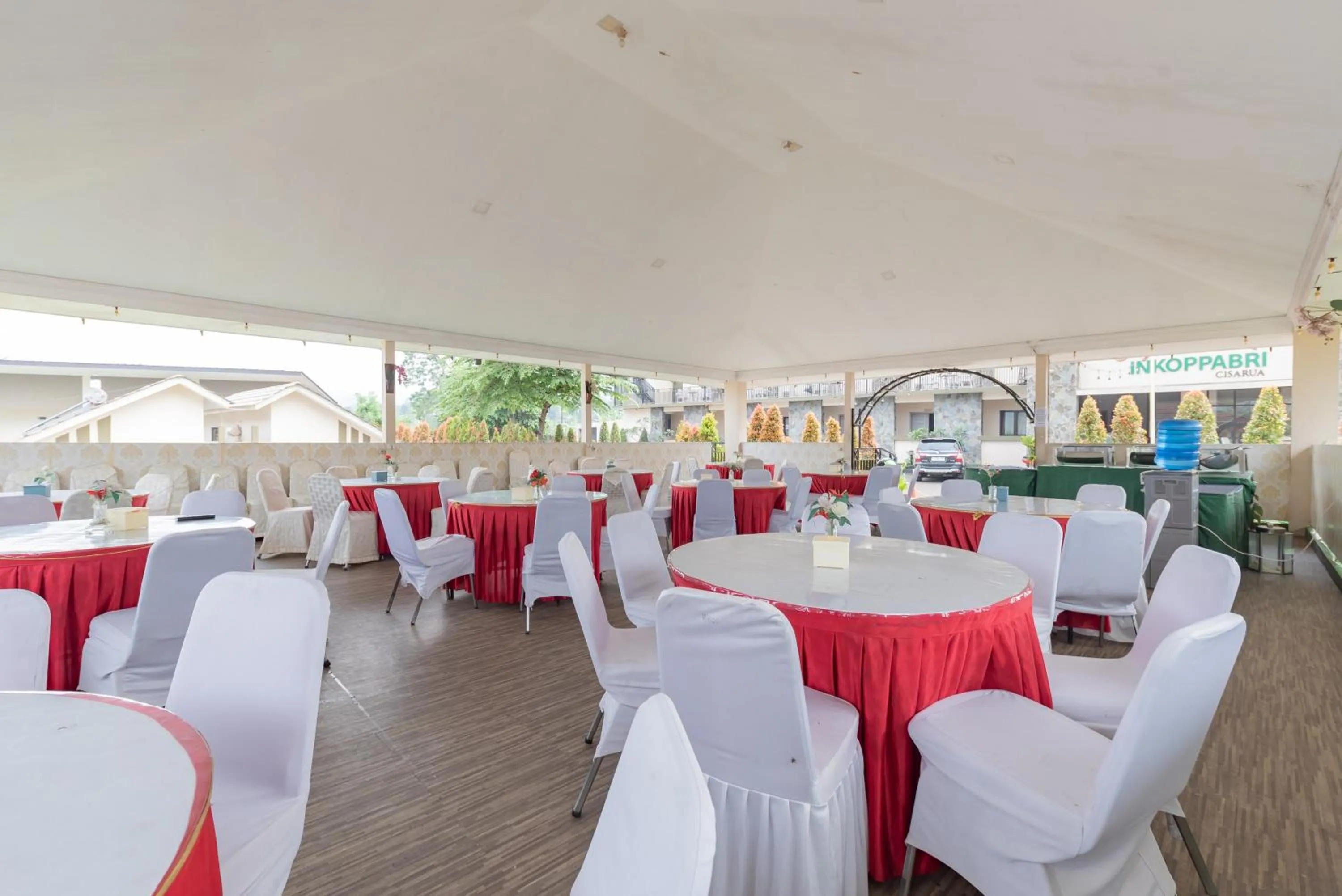 Restaurant/places to eat in RedDoorz Premium @ Griya Inkoppabri Cisarua Puncak