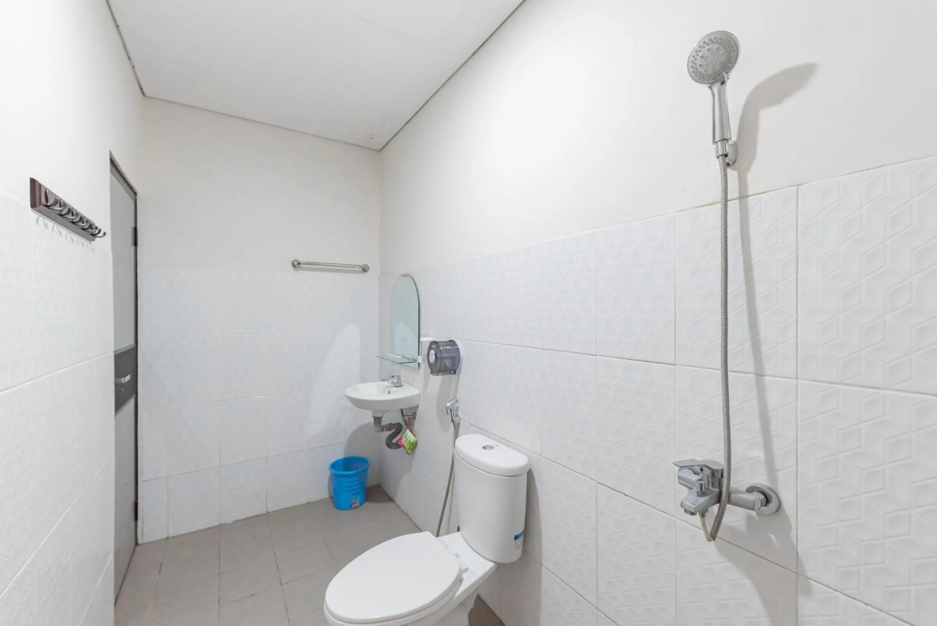 Bathroom in RedDoorz Premium @ Griya Inkoppabri Cisarua Puncak